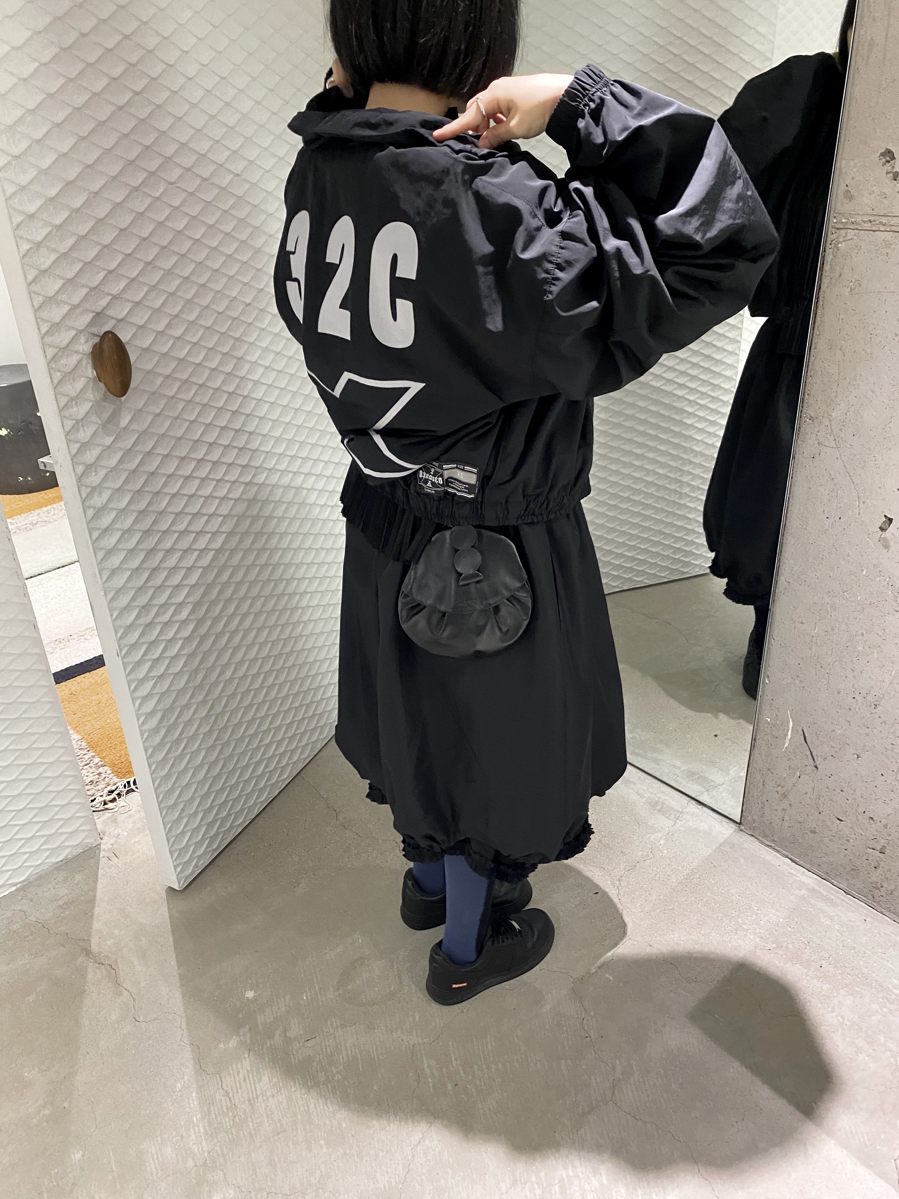 032c Banana Sleeve Tracksuit Jacket Washed Black, Nike x Supreme Air Force 1 Low Black 착용 스타일 - 1