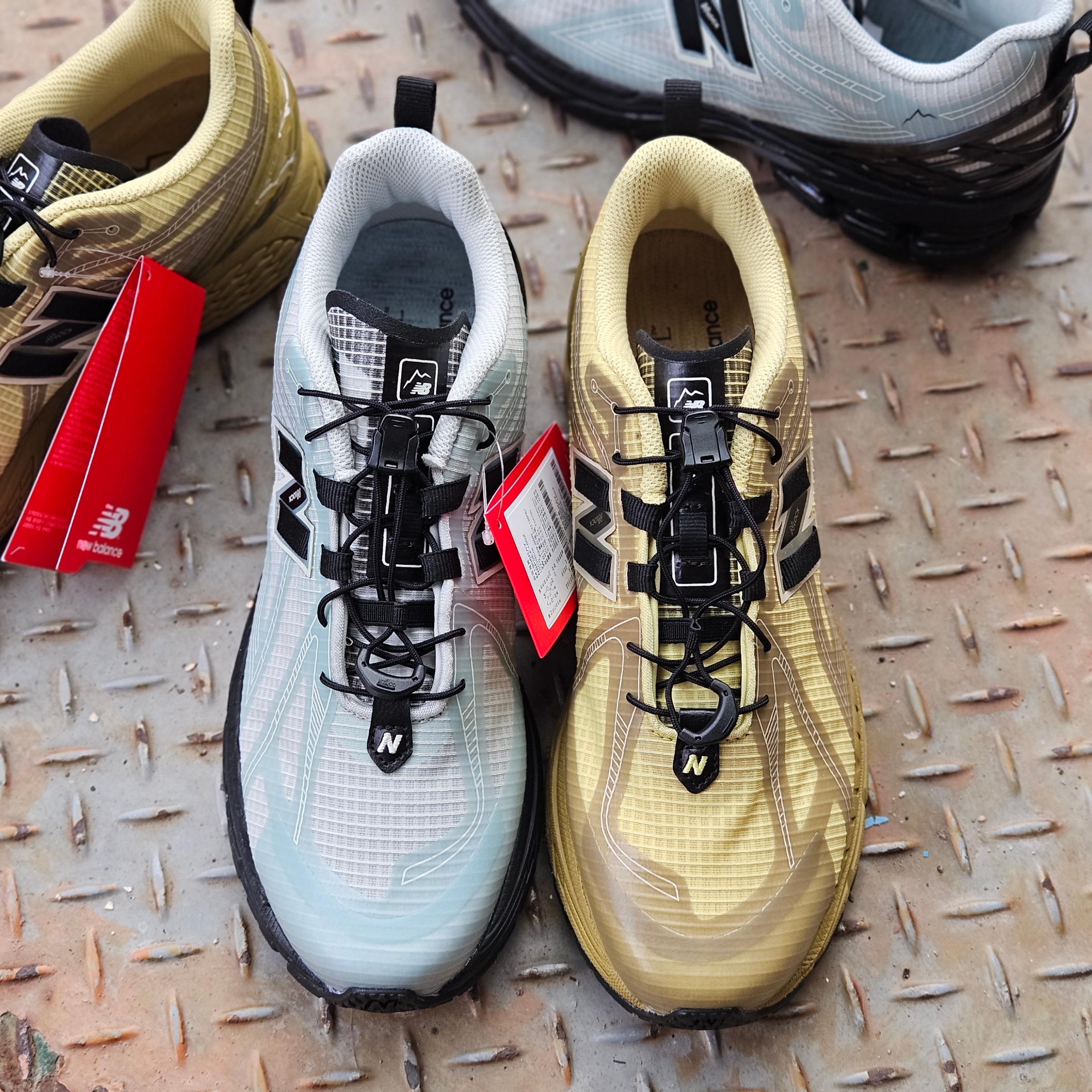 New Balance x Cayl 1906R Blue, New Balance x Cayl 1906R Yellow 착용 스타일 - 2
