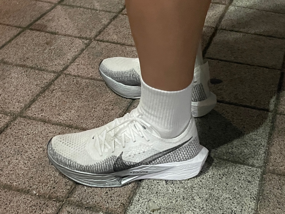 Nike ZoomX Vaporfly Next% 3 White Grey 착용 스타일