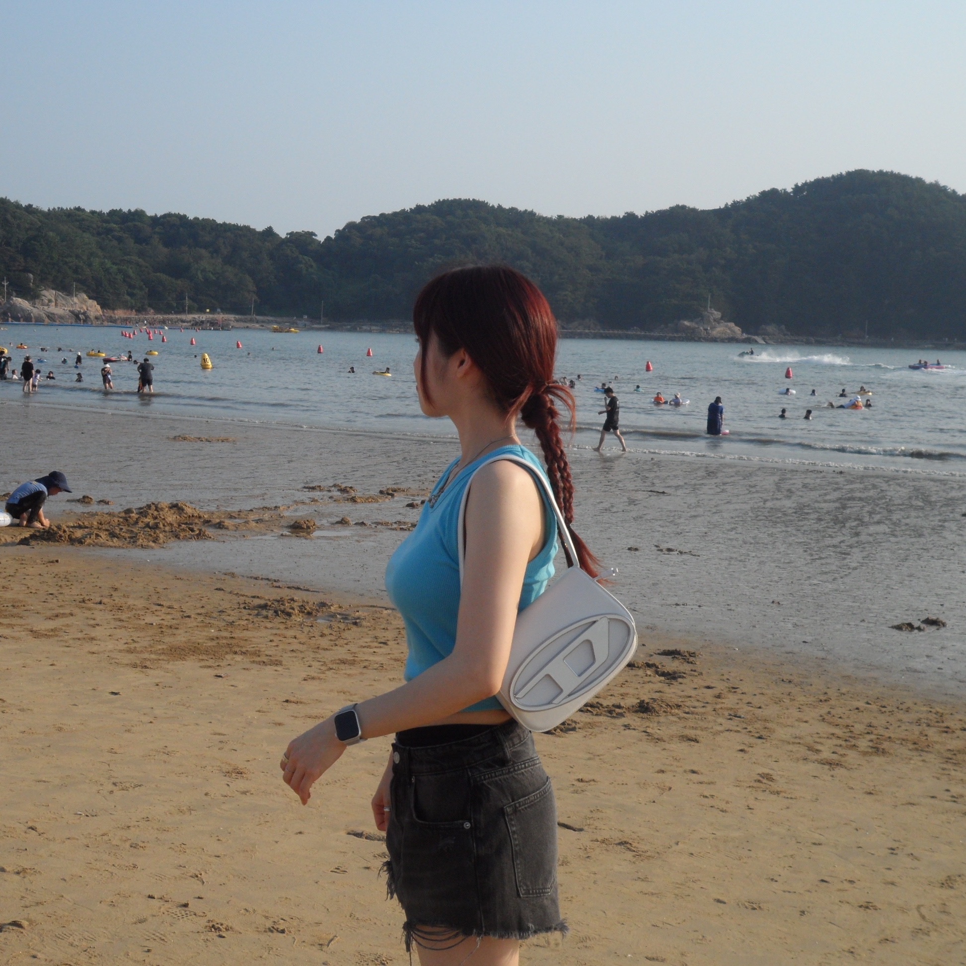 Diesel 1DR Shoulder Bag in Nappa Leather White 착용 스타일 - 1