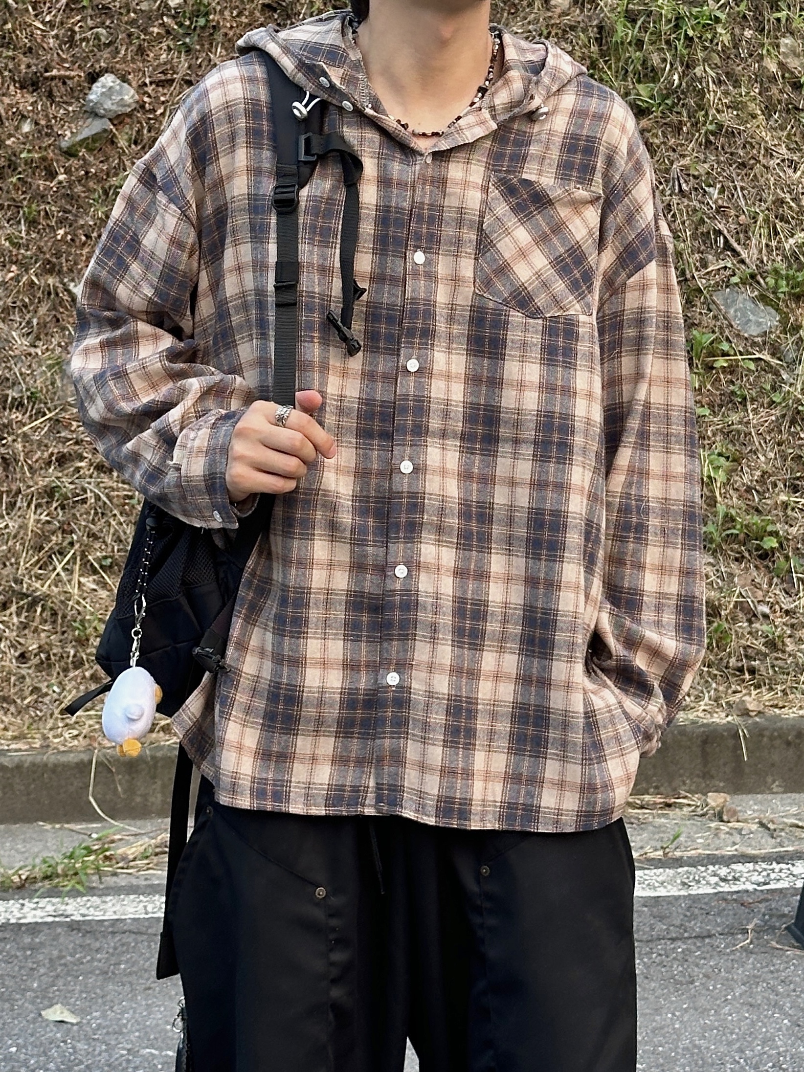 Maison Mihara Yasuhiro Blakey OG STC Sole Paper Like Leather Low-top Sneakers Black 착용 스타일 - 3