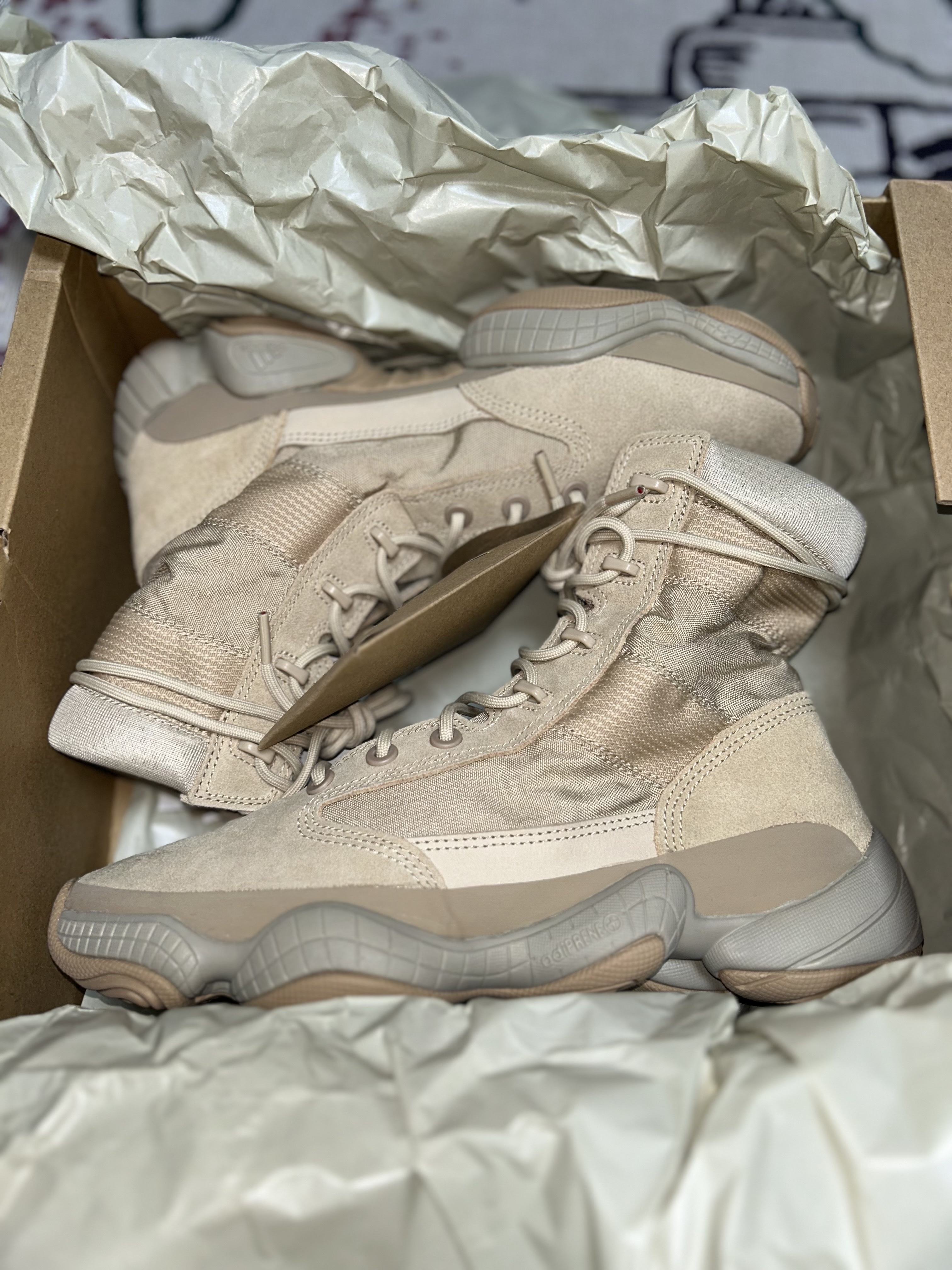 Adidas Yeezy 500 High Tactical Utility Sand 착용 스타일 - 7