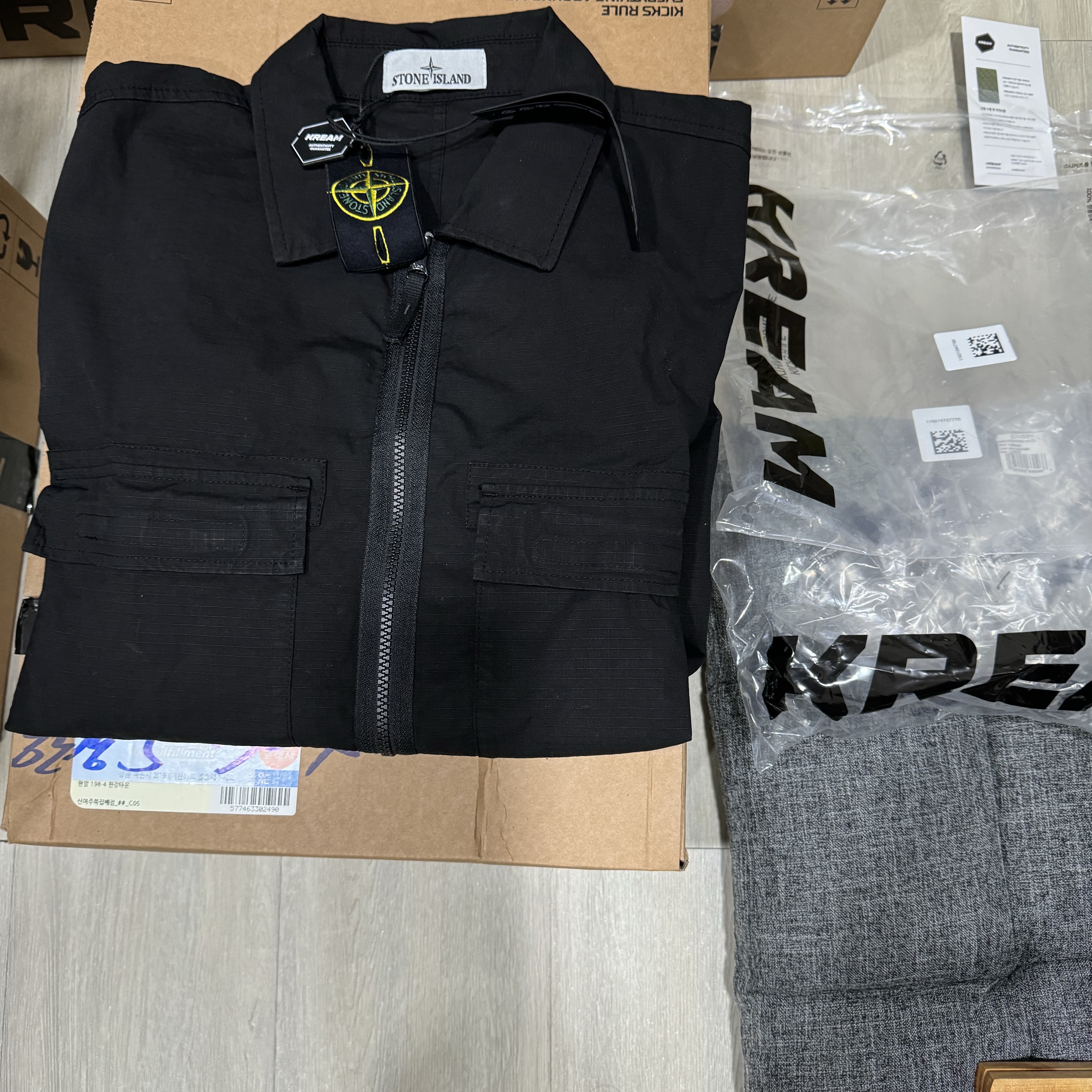 Stone Island 12011 Overshirt Black - 24SS, Wooyoungmi Back Logo Long Sleeve T-Shirt White - 24SS 착용 스타일 - 2