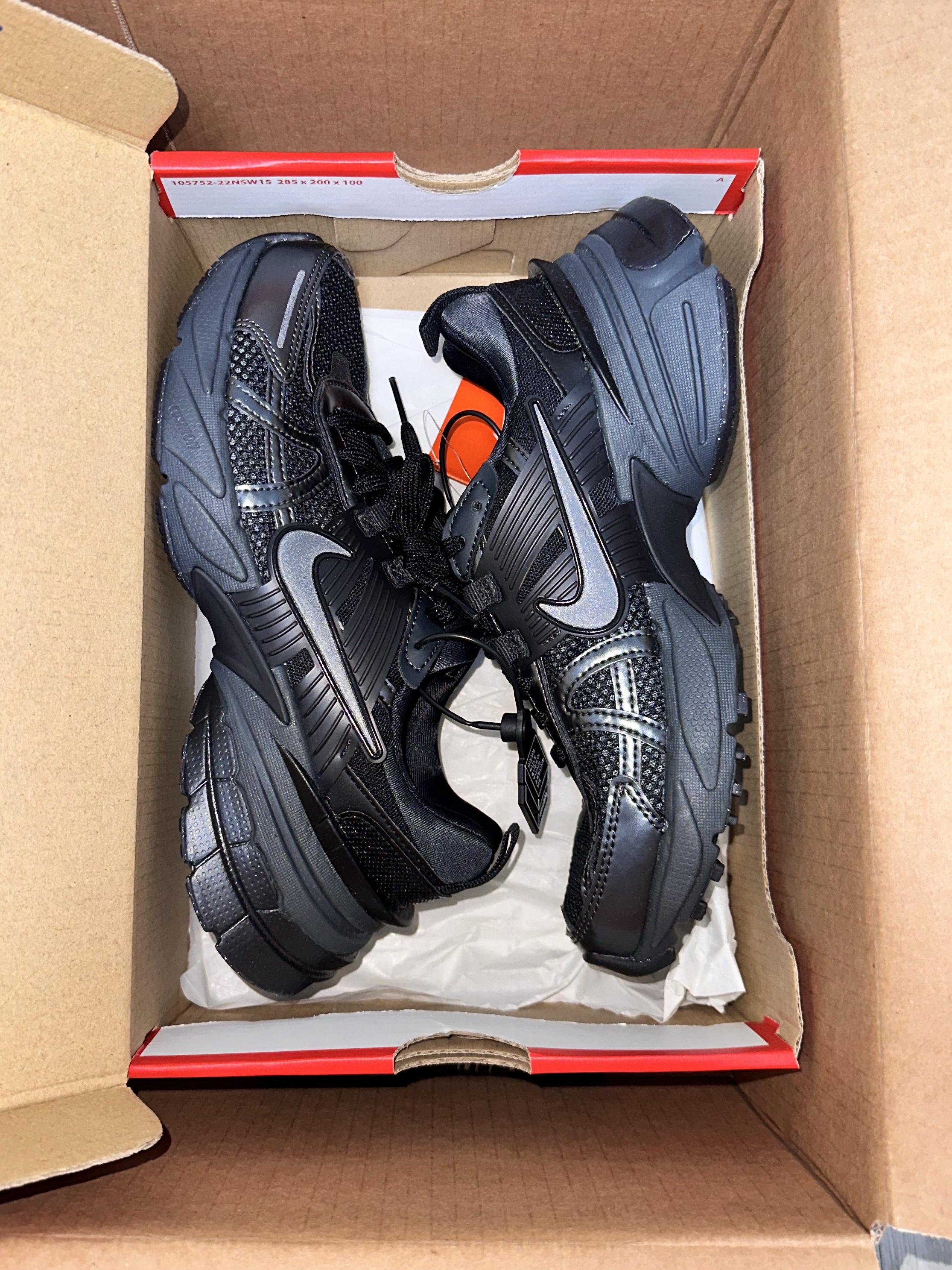 Nike V2K Run Black Anthracite 착용 스타일