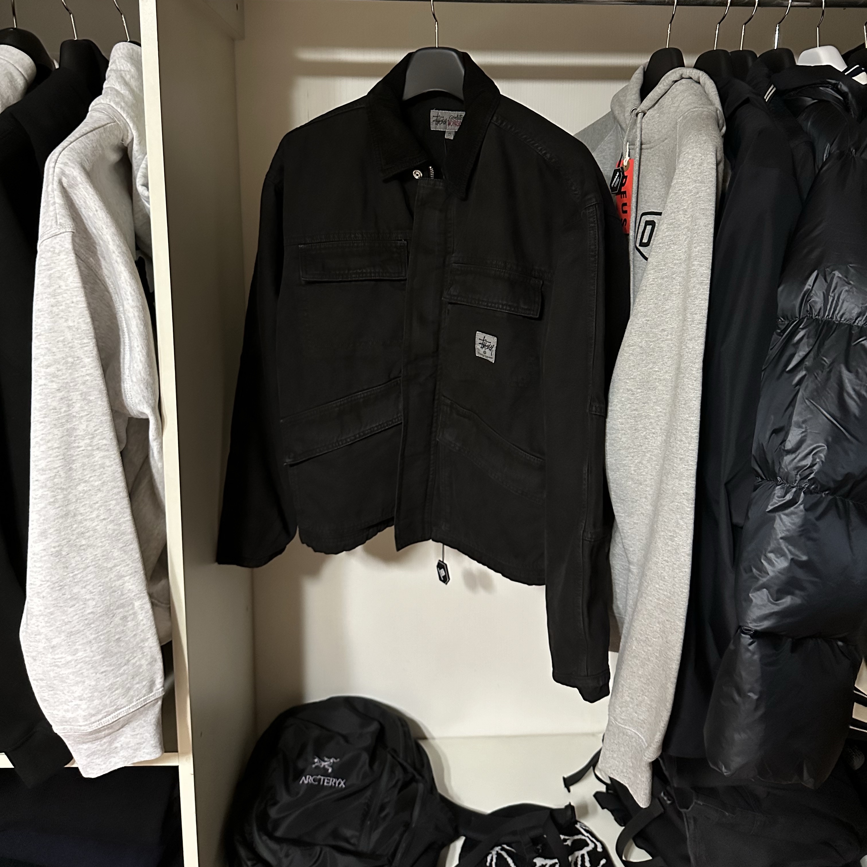 Stussy Washed Canvas Shop Jacket Black 착용 스타일
