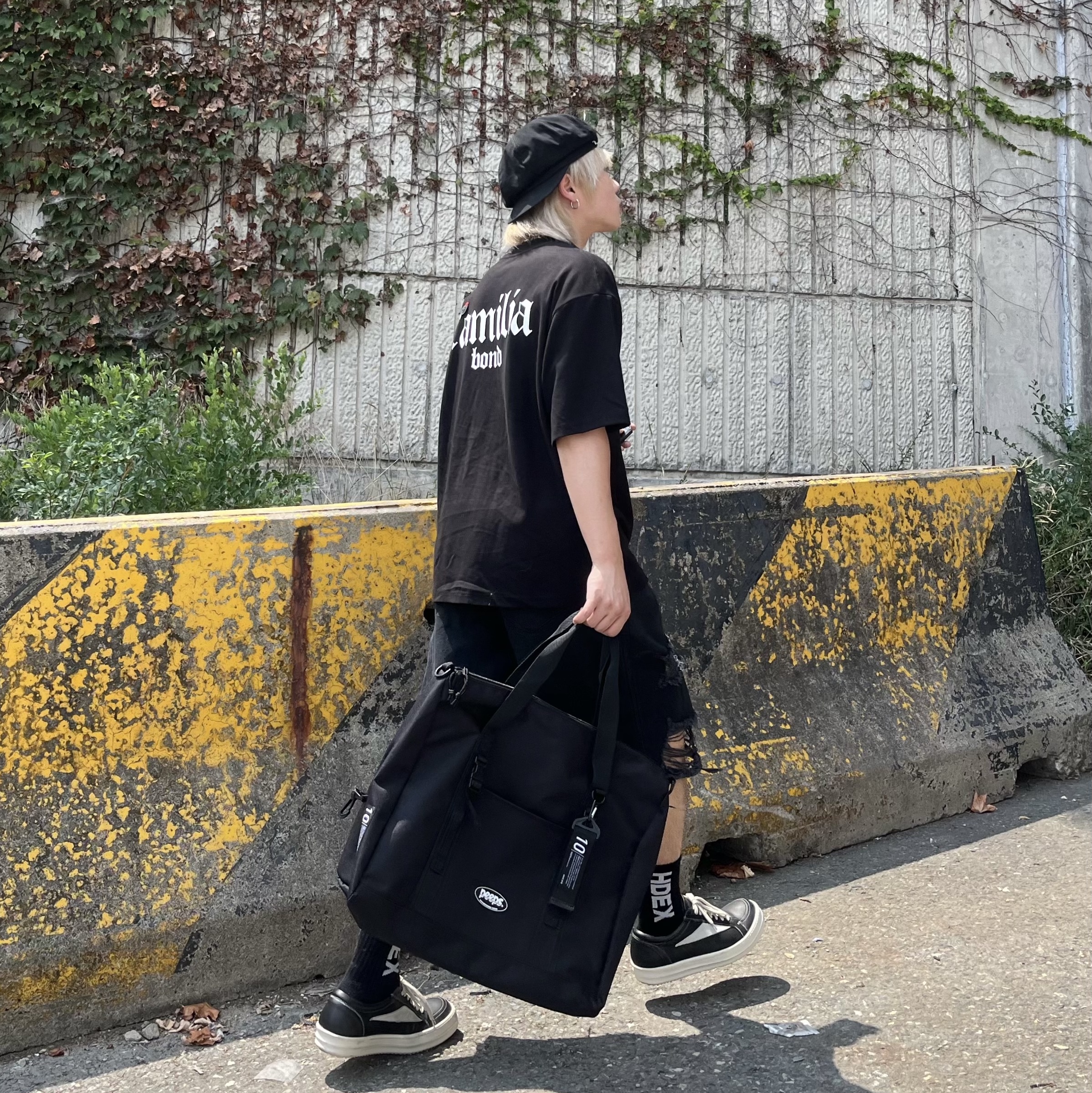 Rick Owens Lido Vintage Sneakers Black Milk 착용 스타일 - 4
