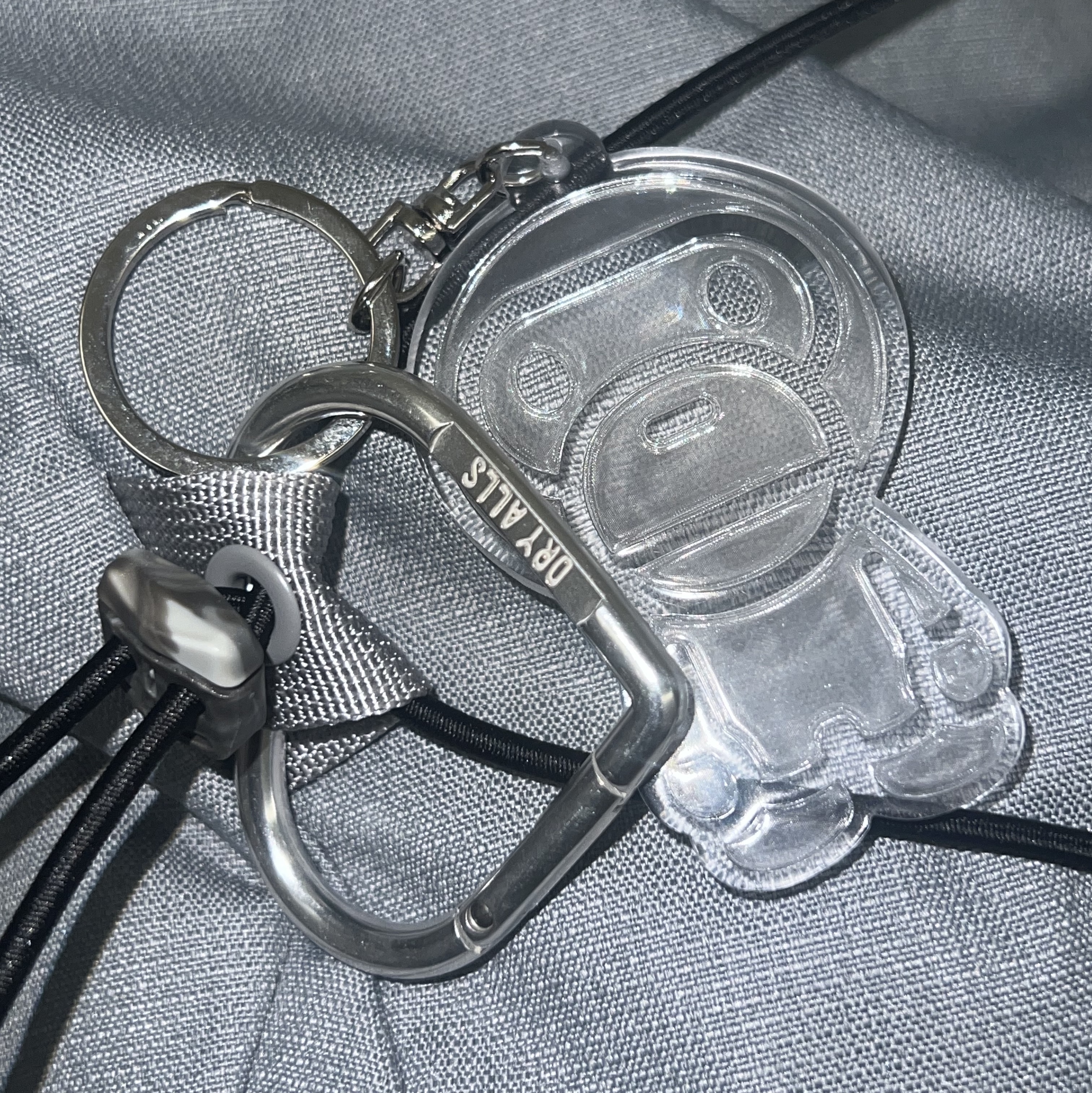 BAPE Baby Milo Reflective Keychain White, Human Made Heart Carabiner Silver 착용 스타일