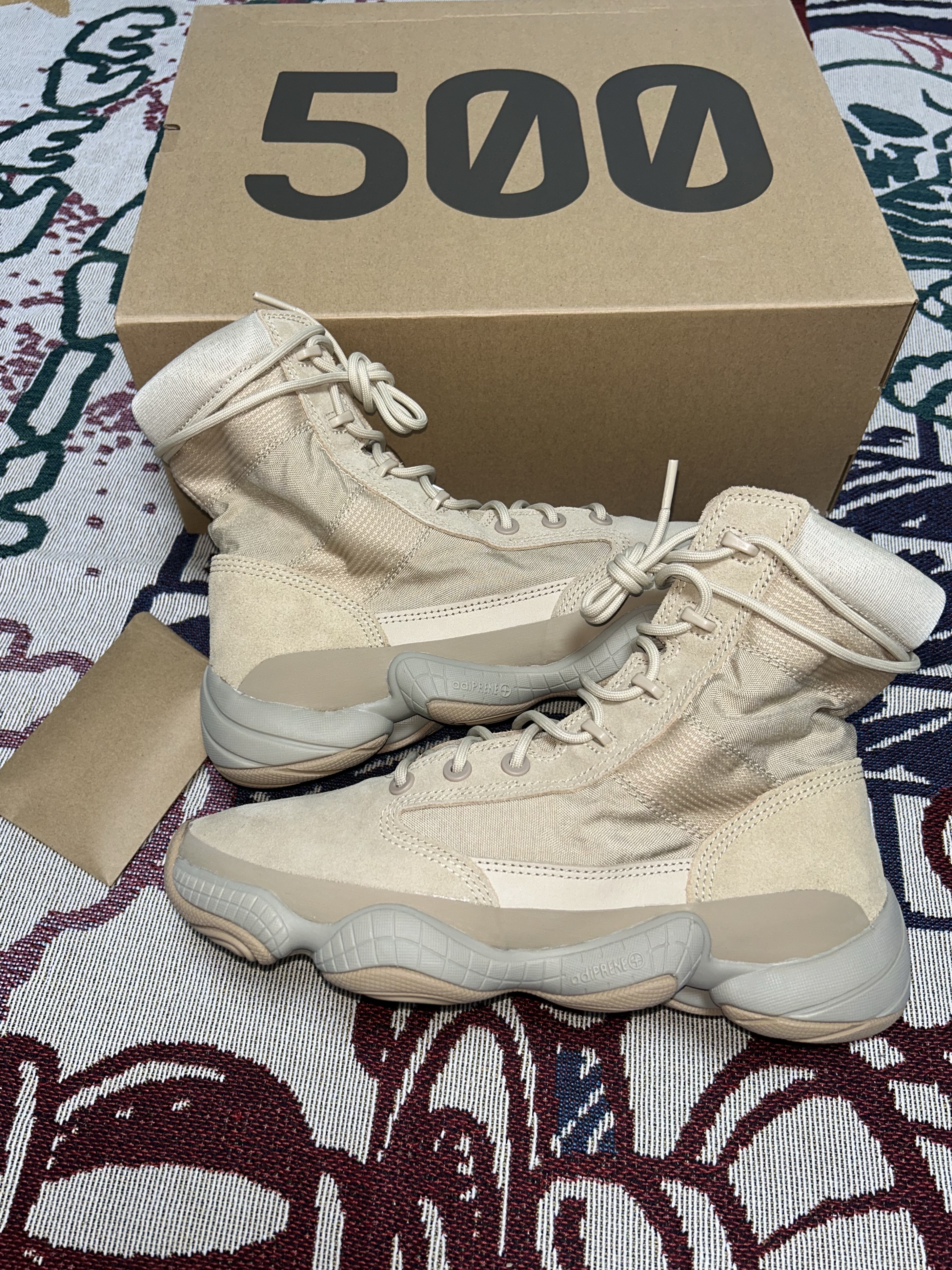 Adidas Yeezy 500 High Tactical Utility Sand 착용 스타일 - 1