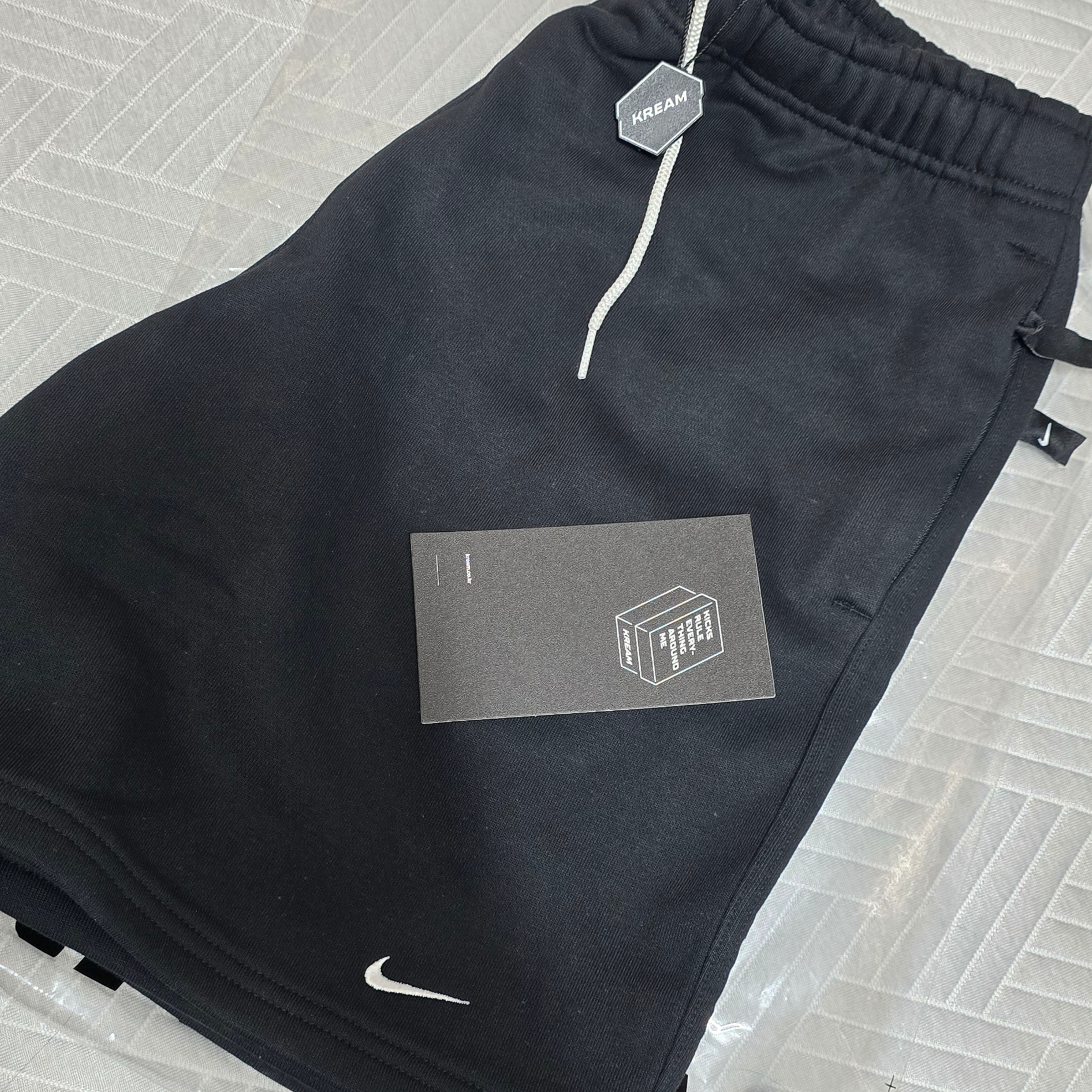 Nike NRG Solo Swoosh Fleece Shorts Black - Asia 착용 스타일 - 3