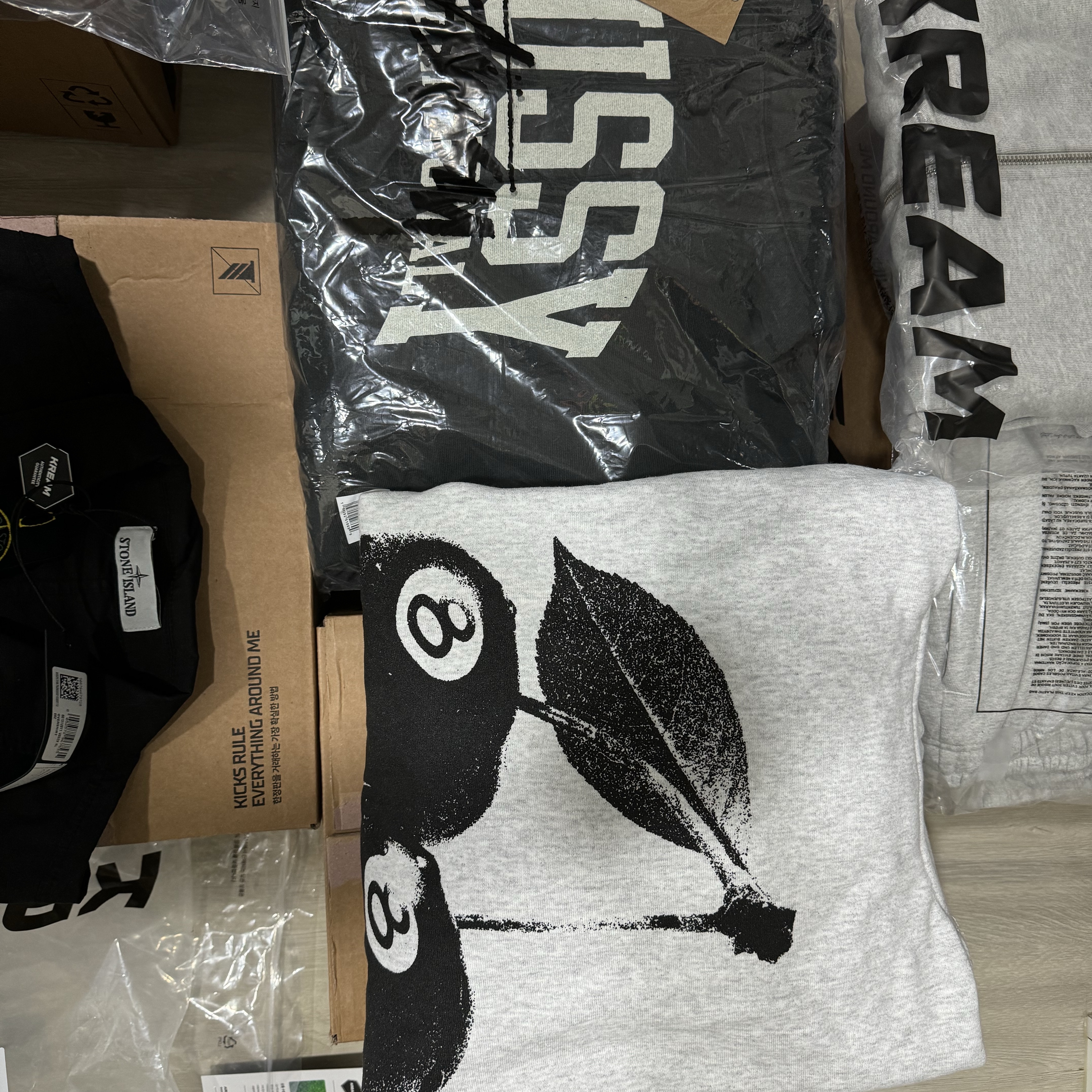 Stone Island 12011 Overshirt Black - 24SS, Wooyoungmi Back Logo Long Sleeve T-Shirt White - 24SS 착용 스타일 - 4