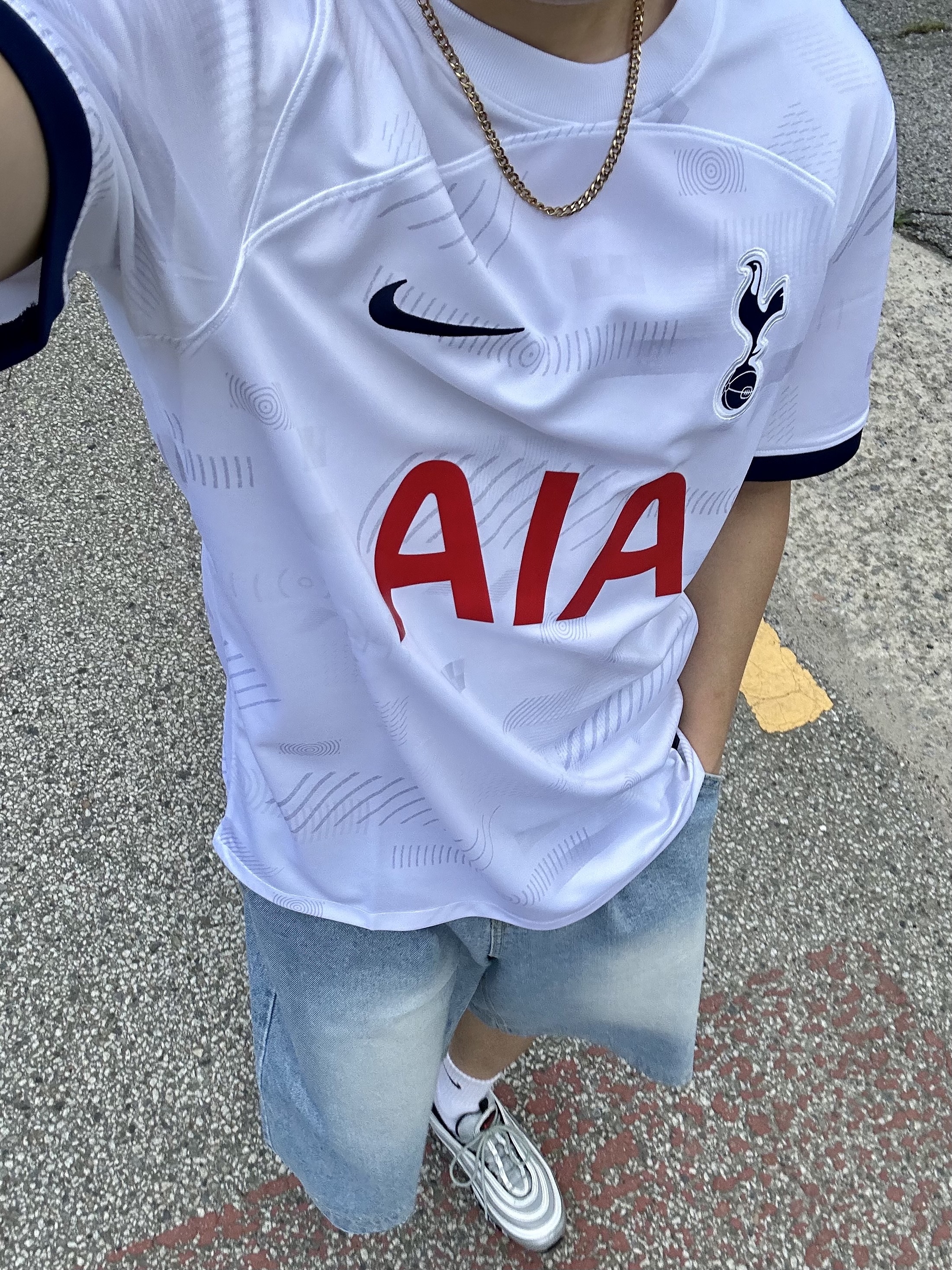 Nike Air Max 97 OG Silver Bullet 2022, Nike Tottenham Hotspur 2023/24 Dri-Fit Stadium Home Jersey White (Non Marking Ver.) 착용 스타일