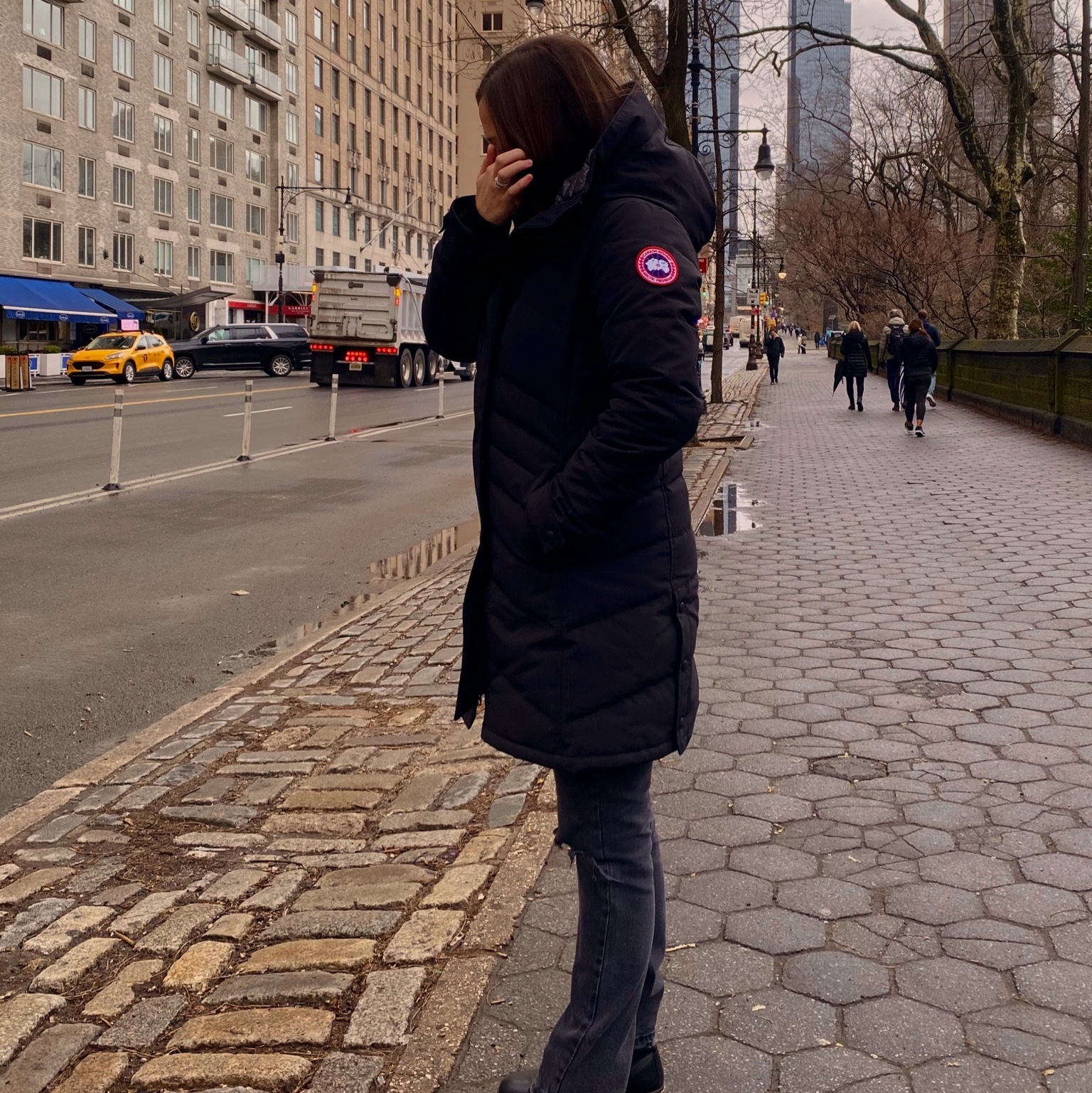(W) Canada Goose Lorette Parka Heritage Black 착용 스타일 - 1