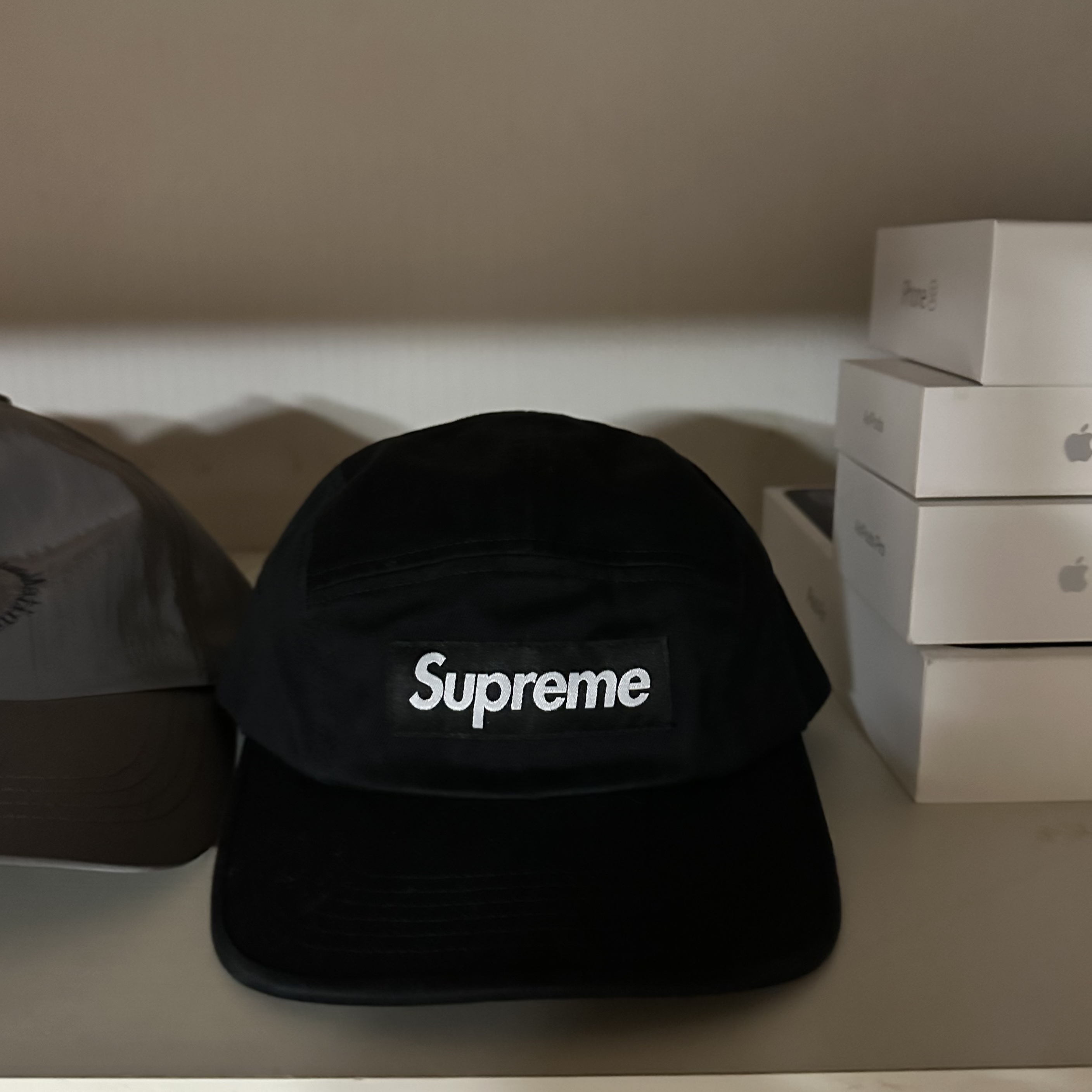 Supreme Washed Chino Twill Camp Cap Black 착용 스타일