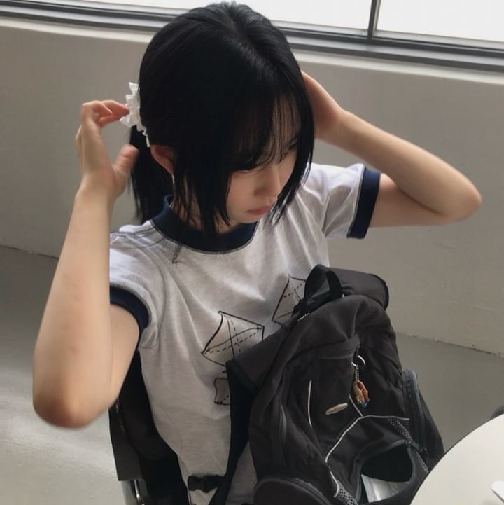 Problemallways Love Postman T-Shirt Melange Gray 착용 스타일 - 3