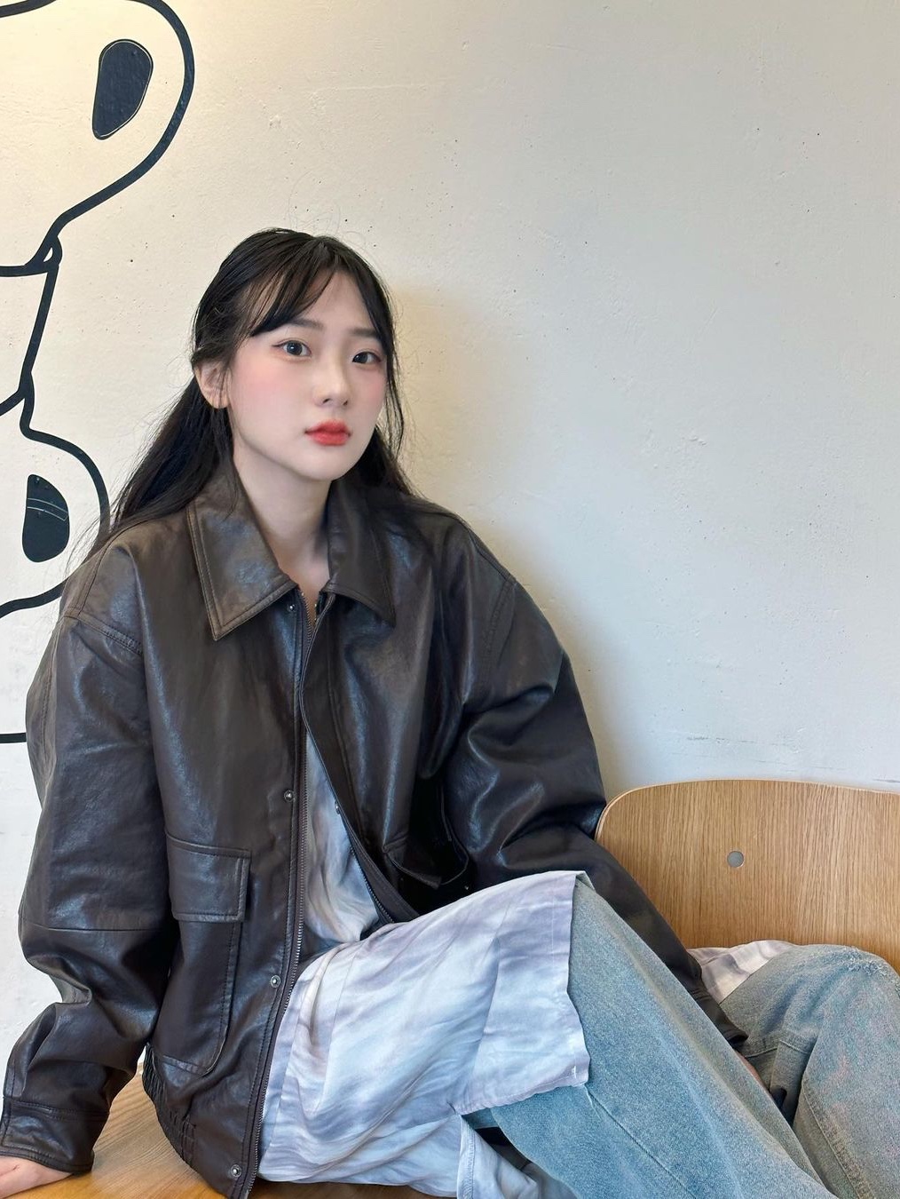 [예약 배송] Siyazu SIOT4079 Fake Leather Bomber Jacket Brown 착용 스타일 - 1
