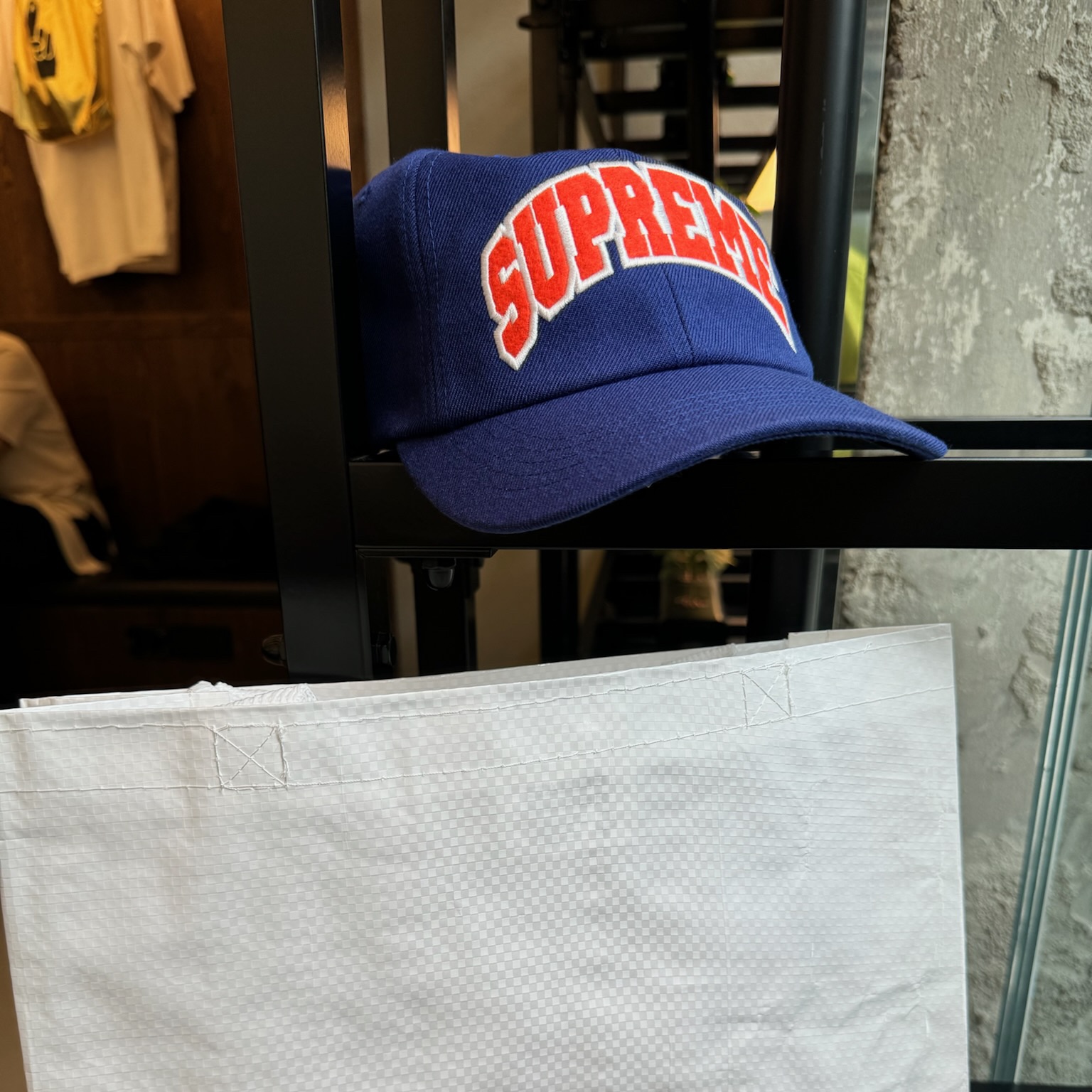 Supreme Felt Arc 6-Panel Navy - 24FW 착용 스타일 - 1