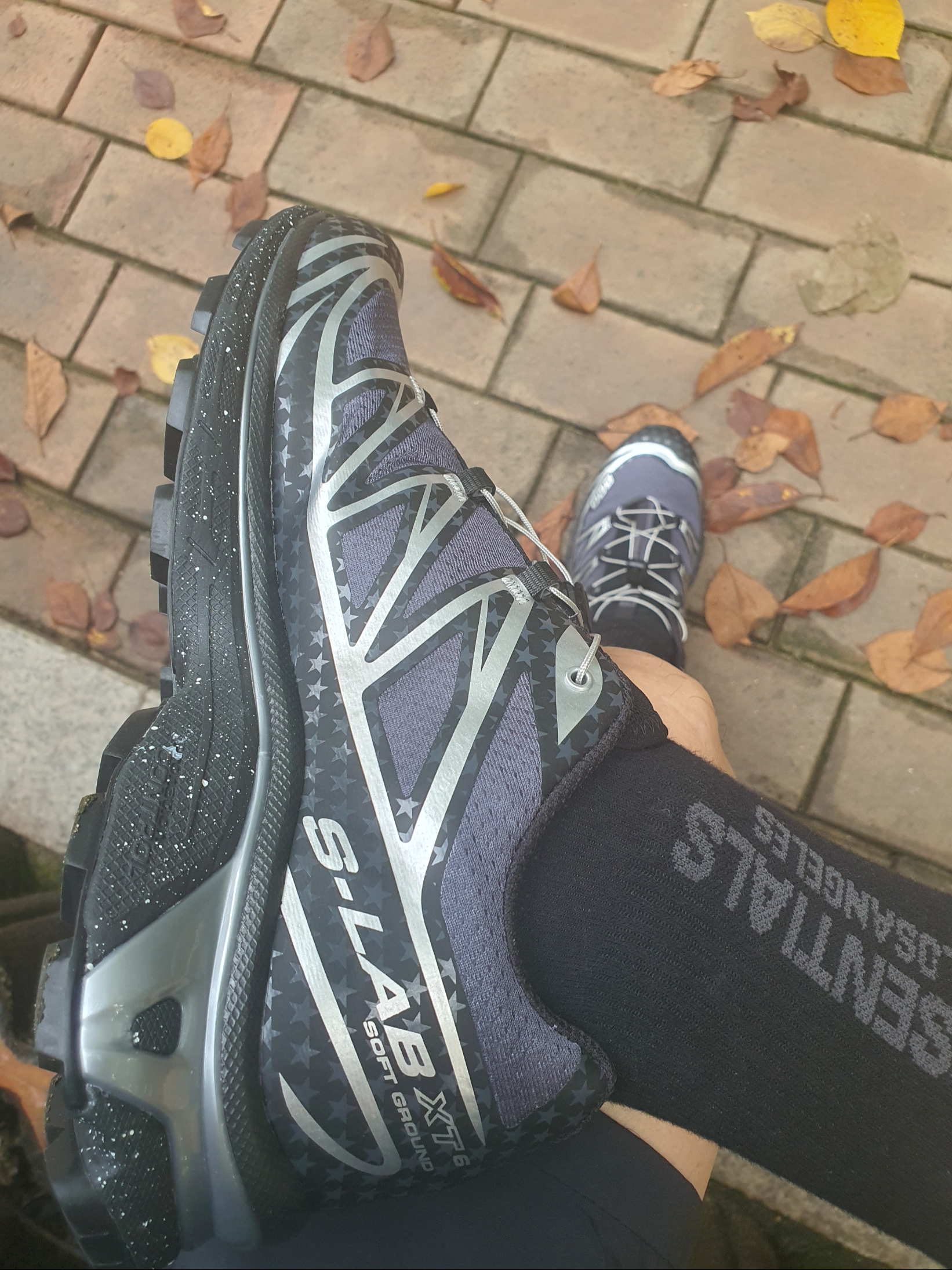 Salomon x Atmos XT-6 Black Silver 착용 스타일 - 1