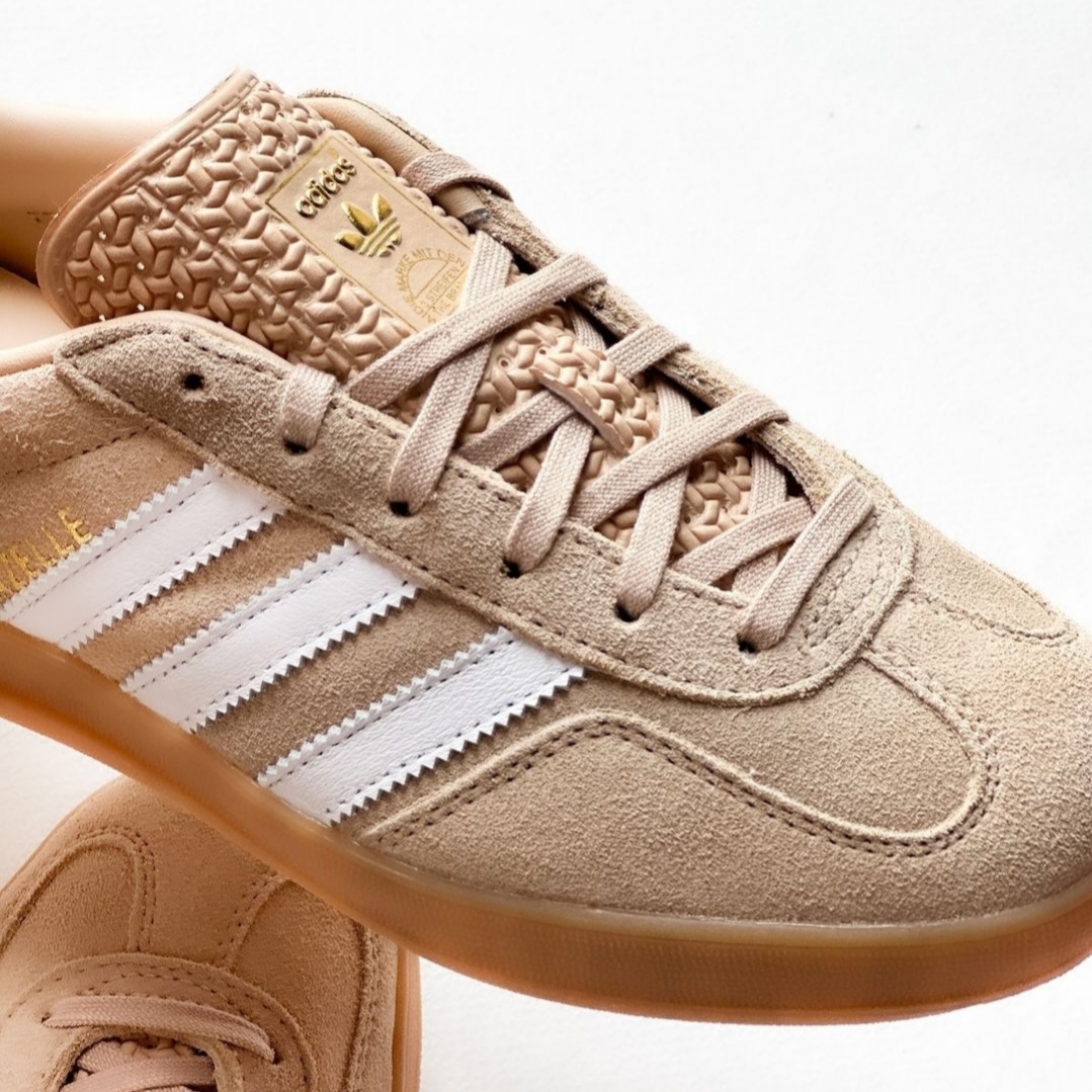 (W) Adidas Gazelle Indoor Magic Beige Cloud White 착용 스타일 - 4