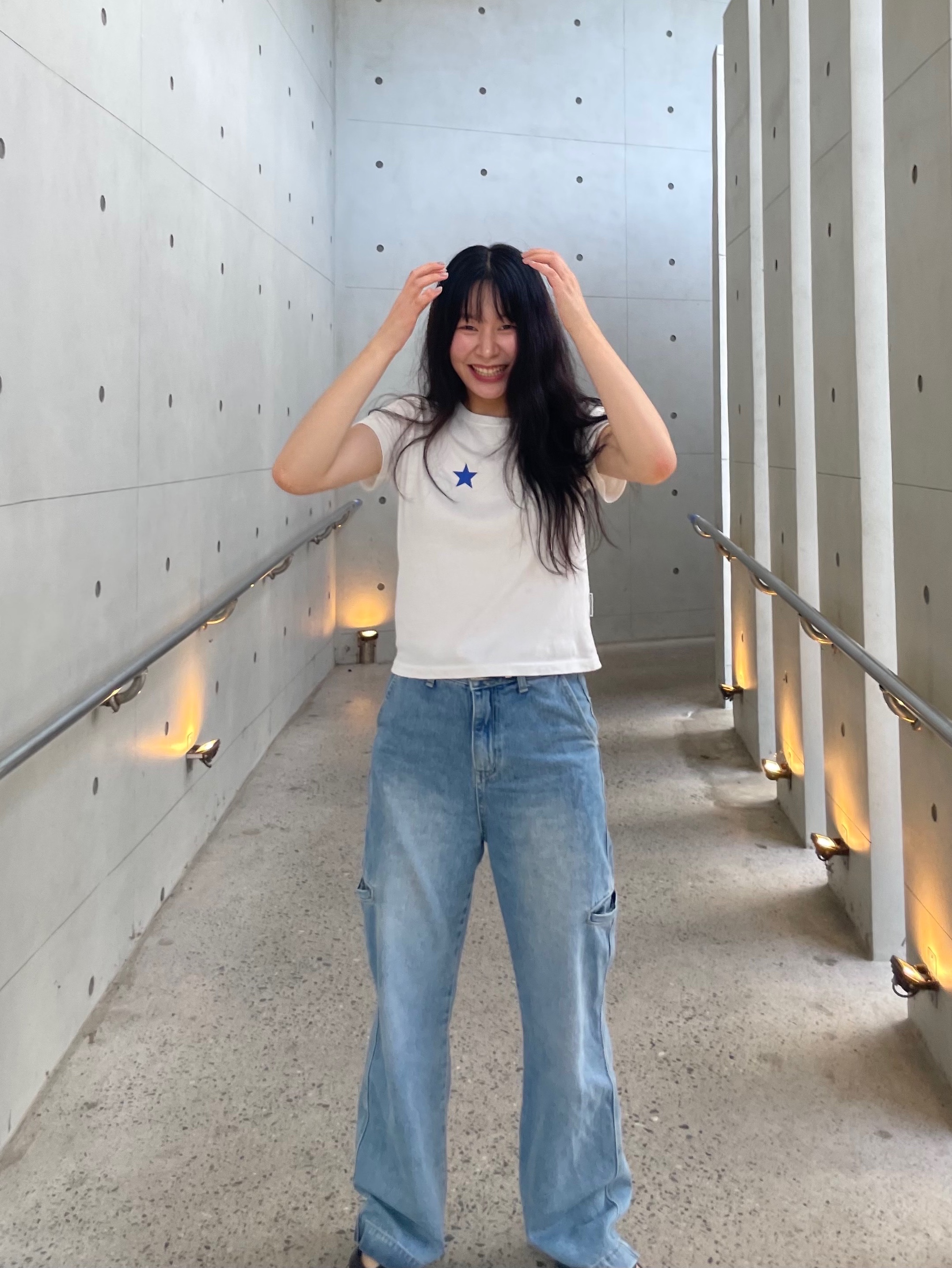 Thevinylhouse Star T-Shirt White 착용 스타일 - 2