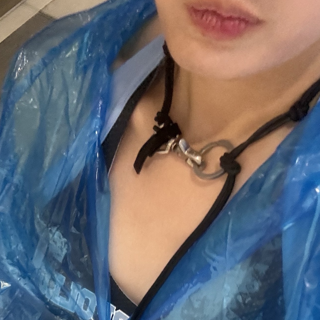 Our Legacy Ladon Leather Keychain Black 착용 스타일