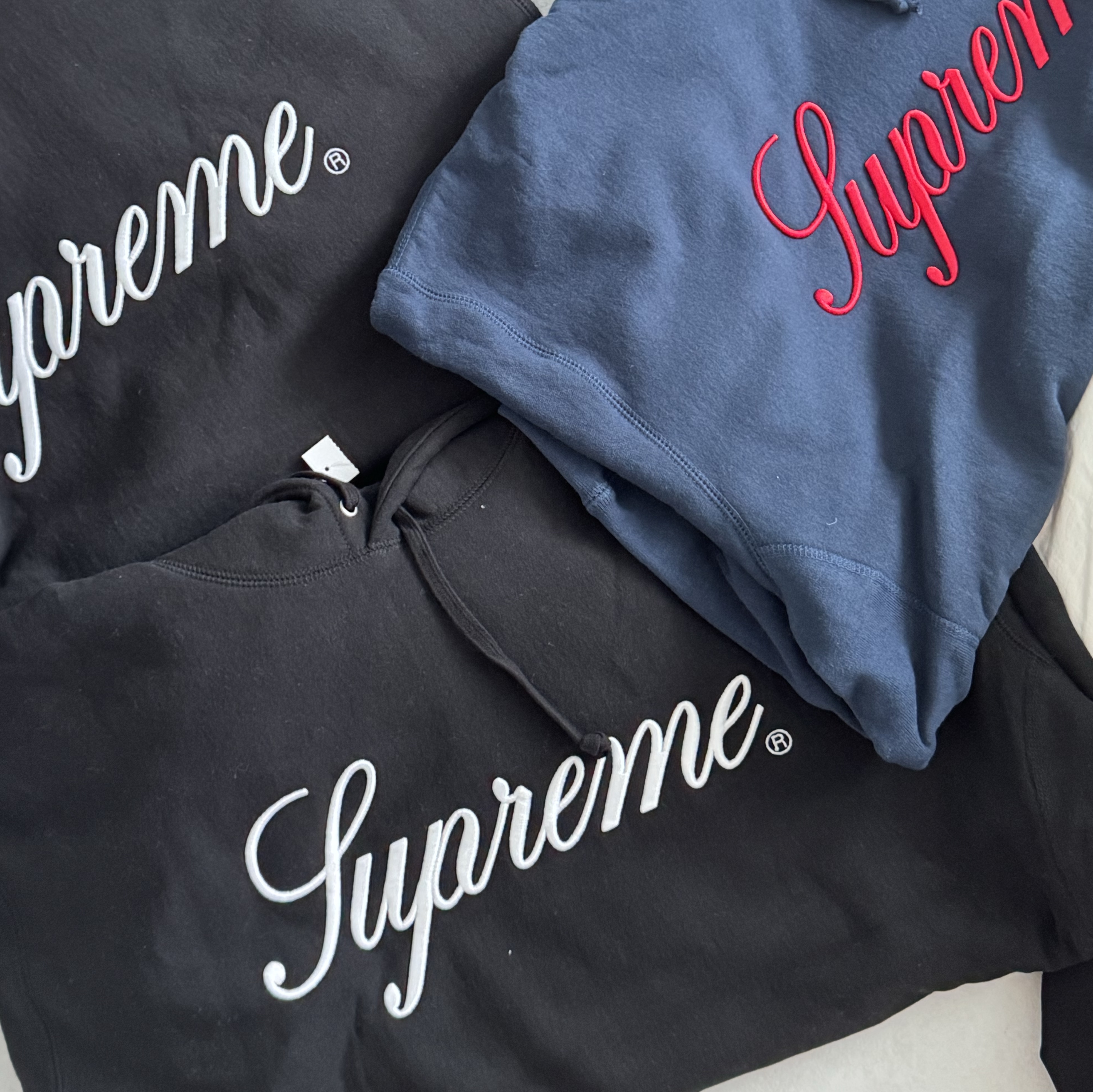 Supreme Embroidered Script Hooded Sweatshirt Black - 24FW 착용 스타일