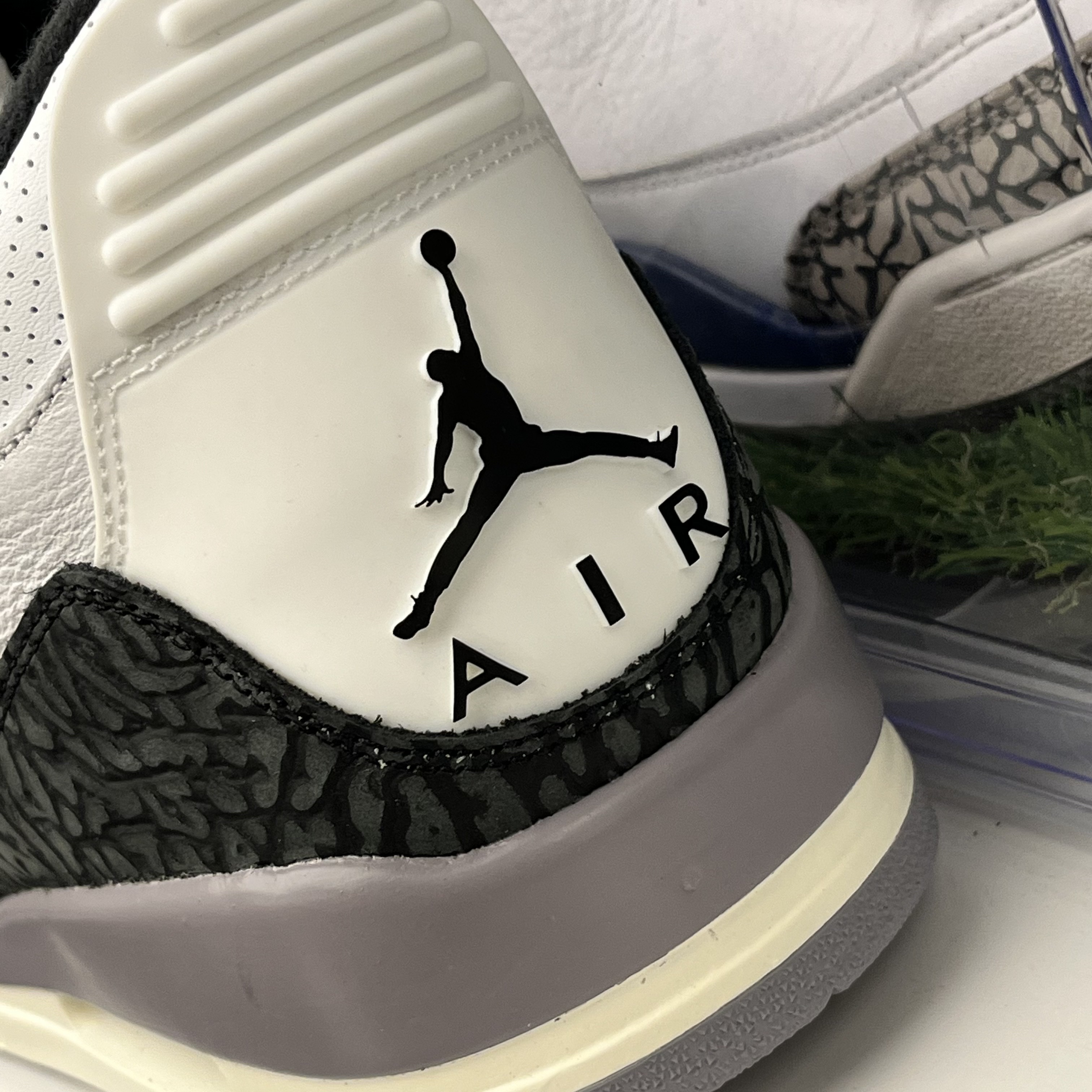 Jordan 3 Retro Cement Grey 착용 스타일 - 1