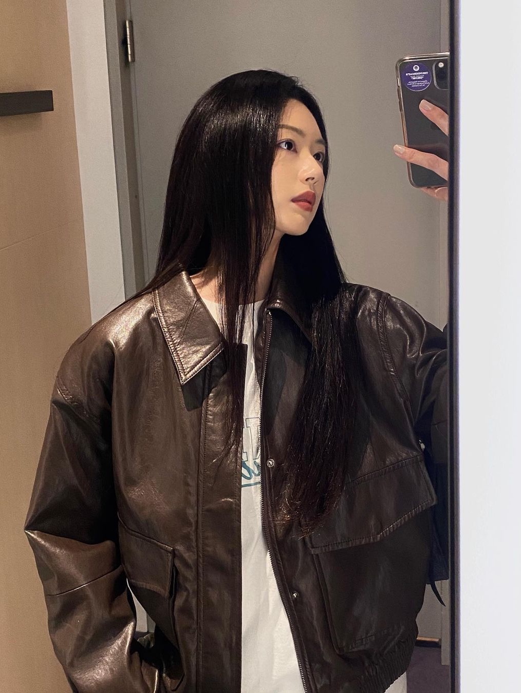 [예약 배송] Siyazu SIOT4079 Fake Leather Bomber Jacket Brown 착용 스타일 - 1