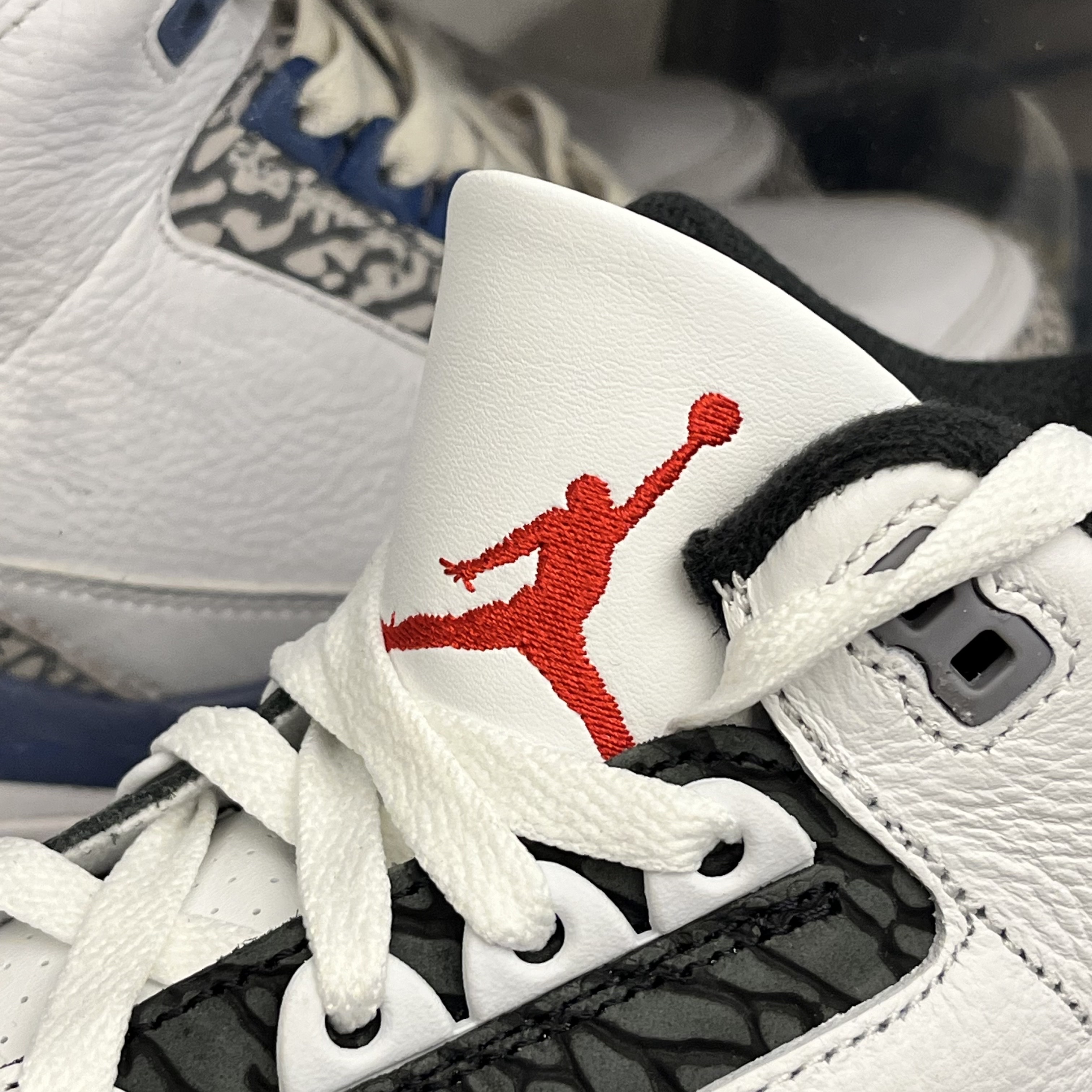 Jordan 3 Retro Cement Grey 착용 스타일 - 2