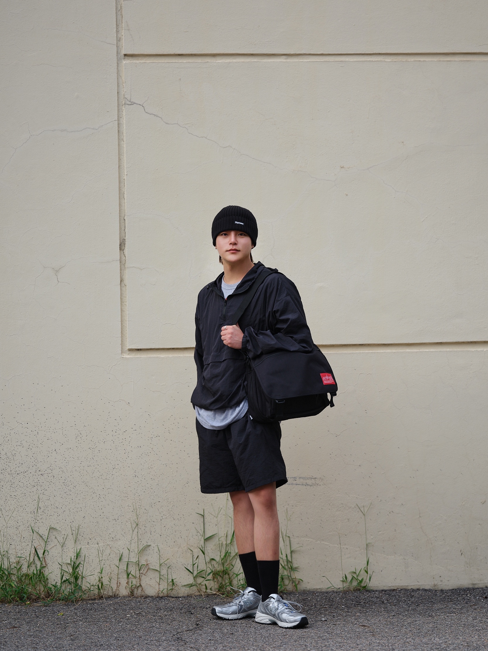 New Balance x Yeseyesee 530 Silver Royal Blue, Supreme Overdyed Beanie Black 착용 스타일 - 2