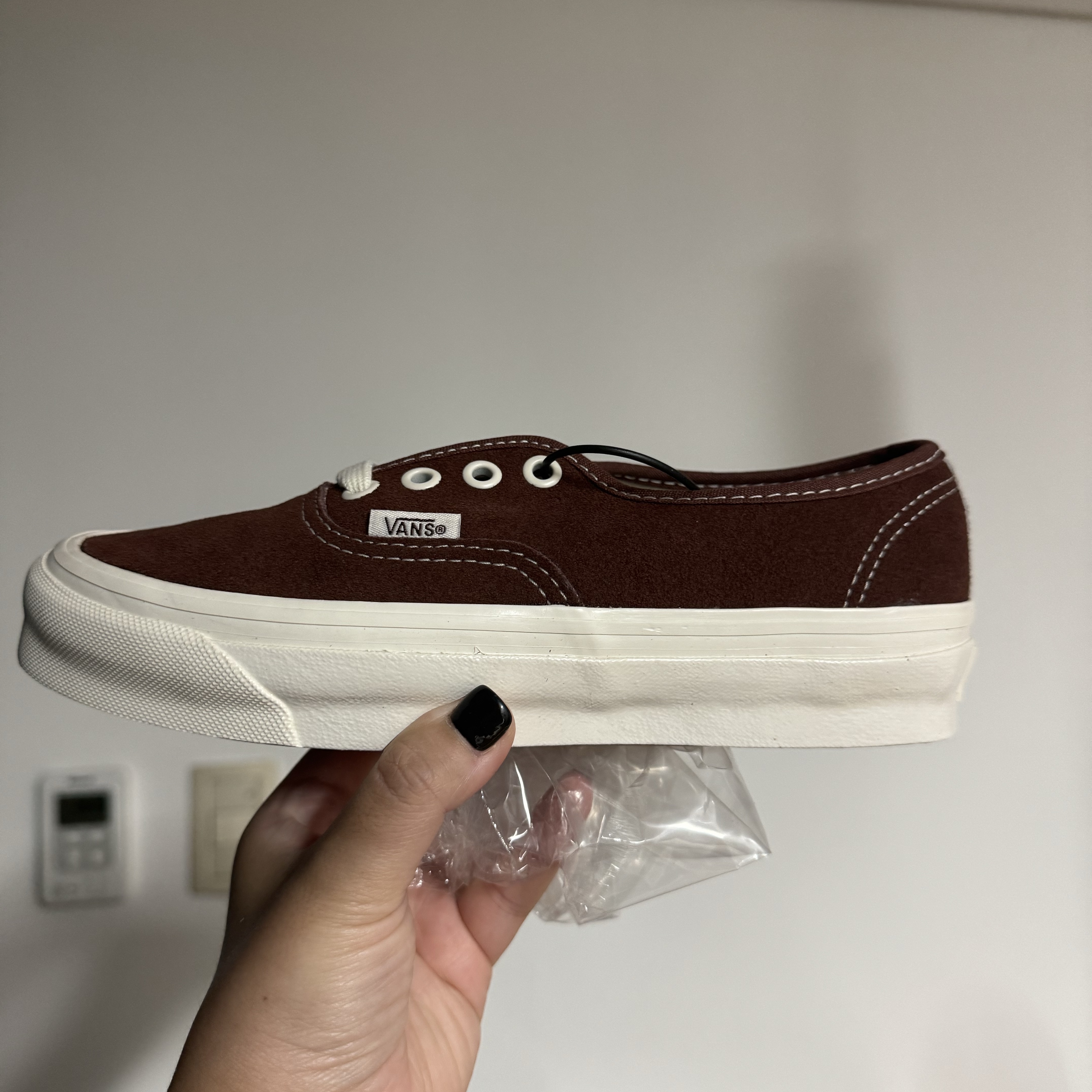 Vans Vault OG Authentic LX Suede Brown 착용 스타일