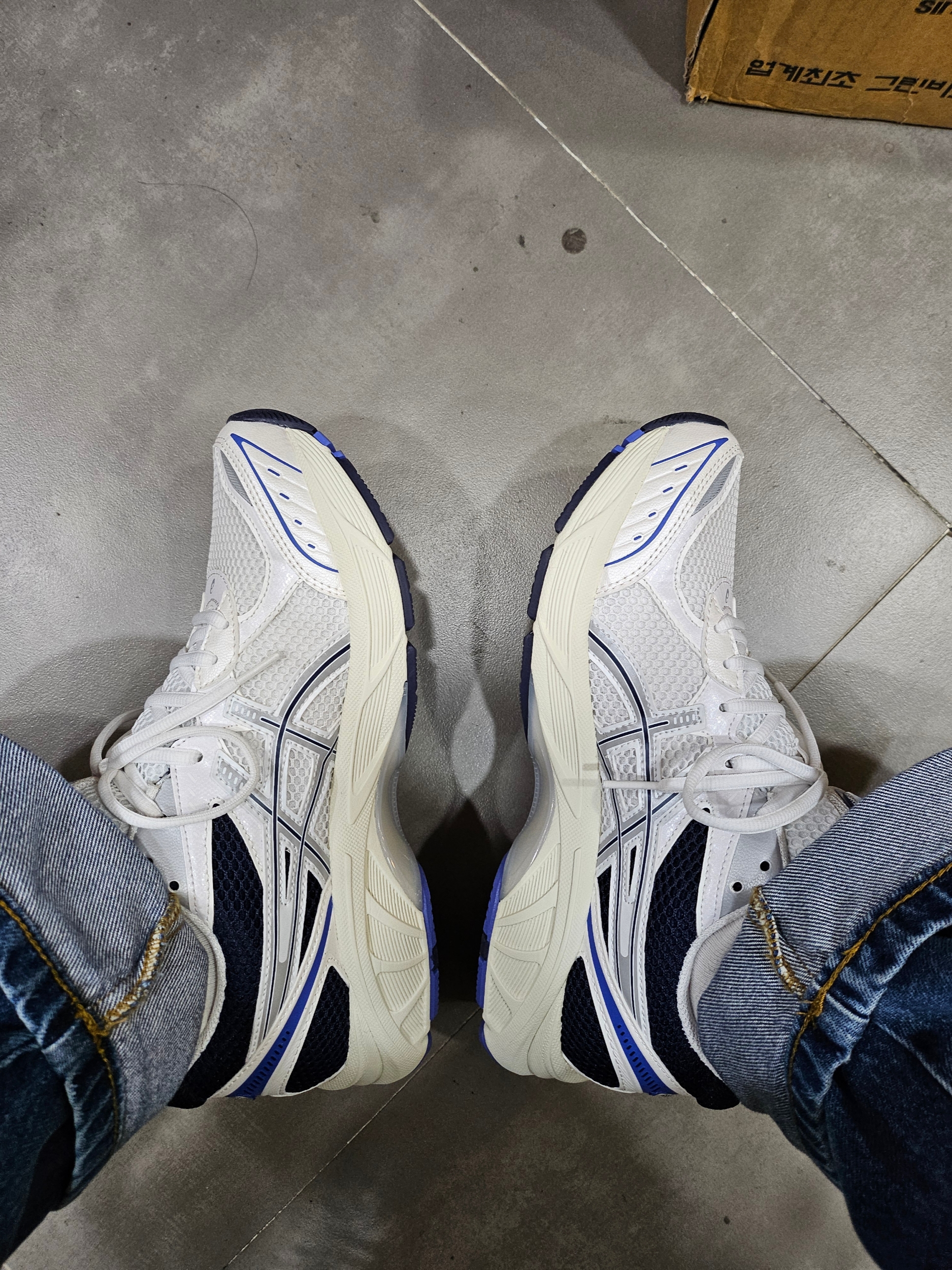 Asics GT-2160 White Piedmont Grey 착용 스타일 - 2