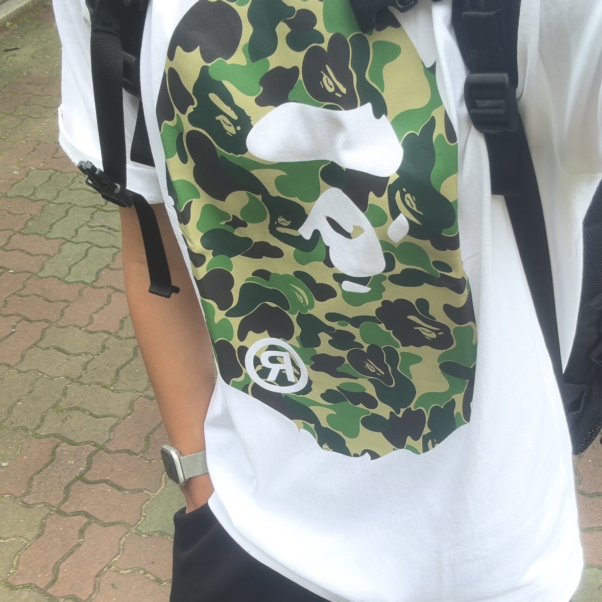 BAPE ABC Camo Big Ape Head T-Shirt White Green 착용 스타일 - 3