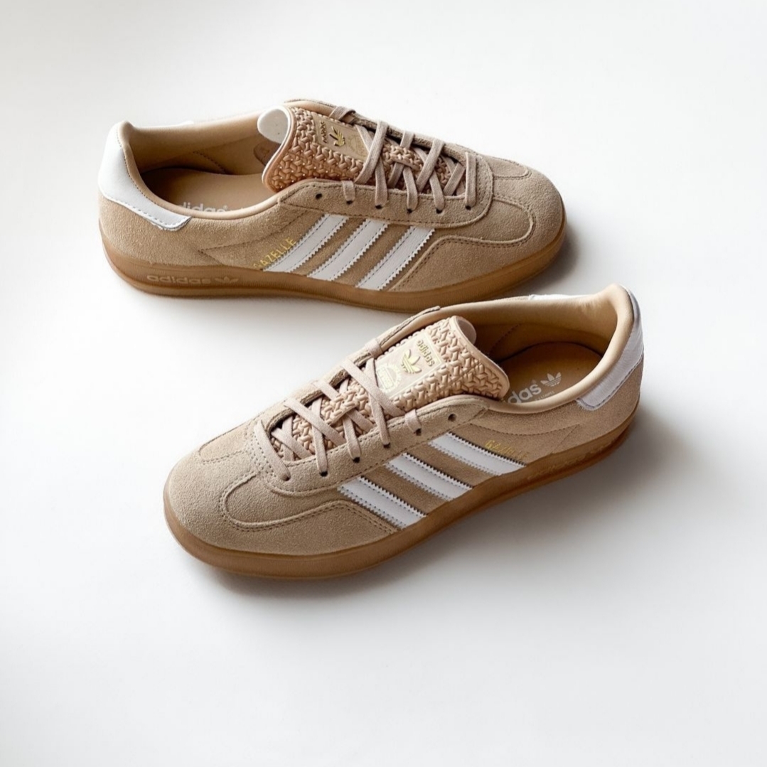(W) Adidas Gazelle Indoor Magic Beige Cloud White 착용 스타일 - 5