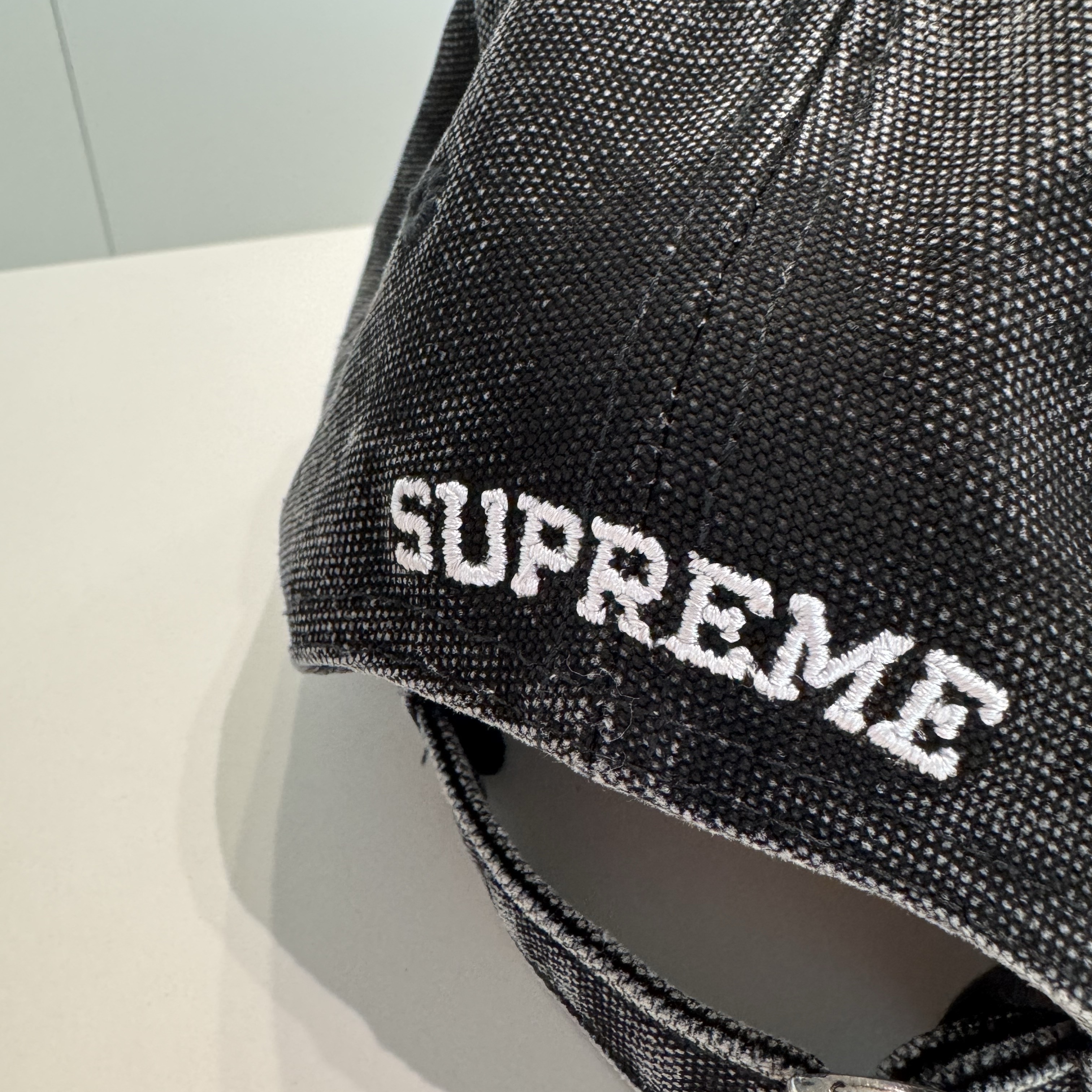 Supreme Pigment S Logo 6-Panel Black - 24FW 착용 스타일 - 2