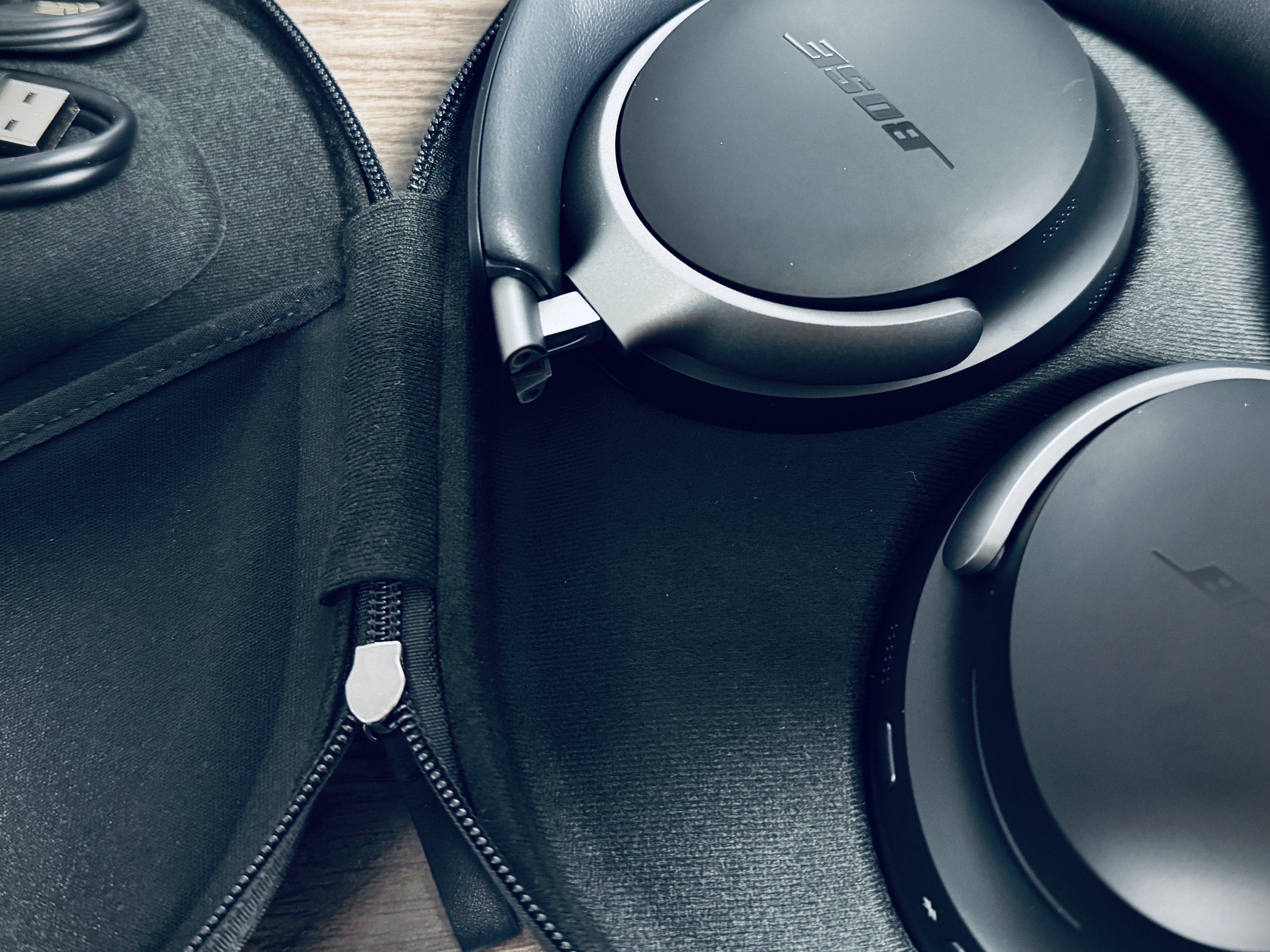 BOSE QC Ultra Black (Korean Ver.) 착용 스타일