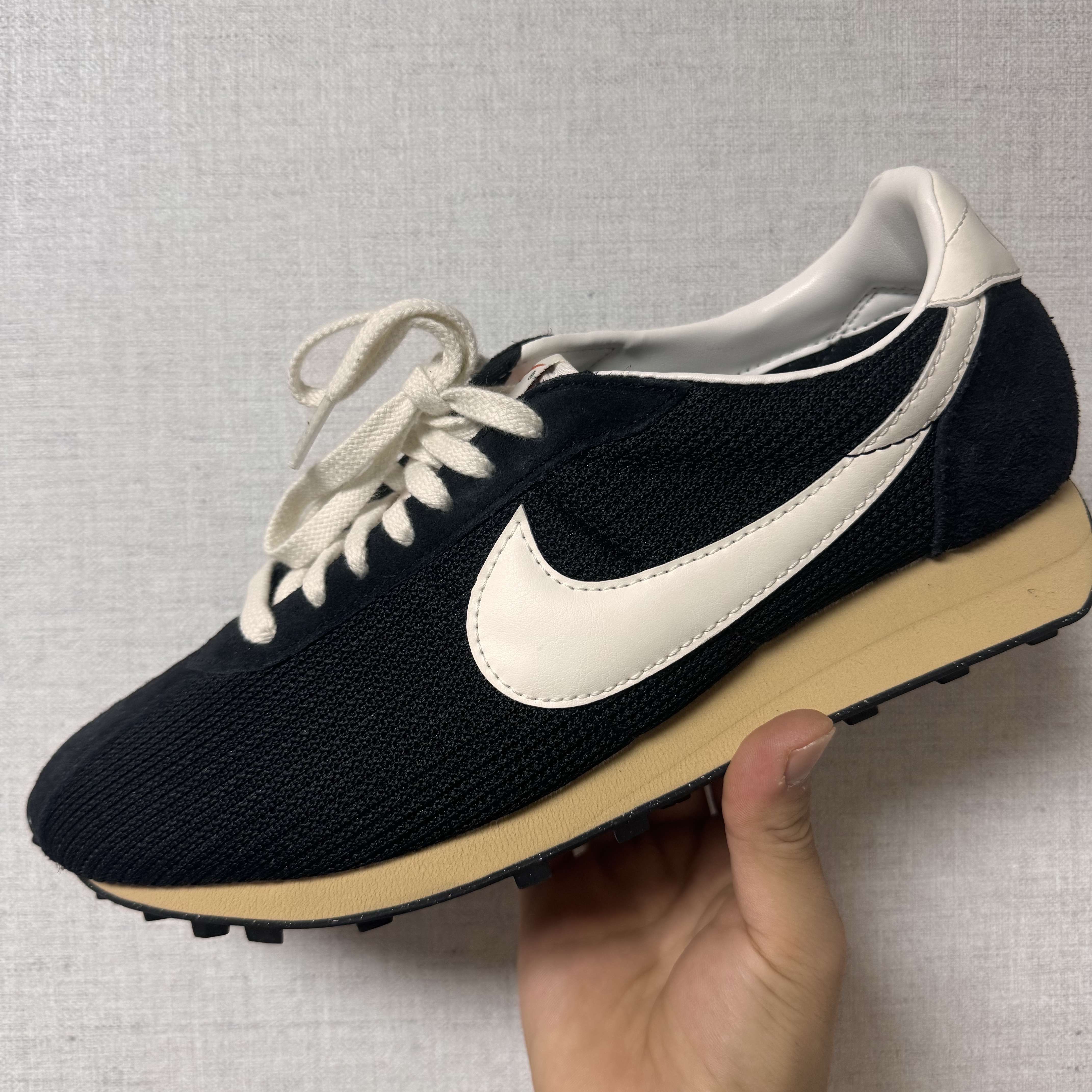 Nike LD-1000 SP Black and Sail 착용 스타일 - 1