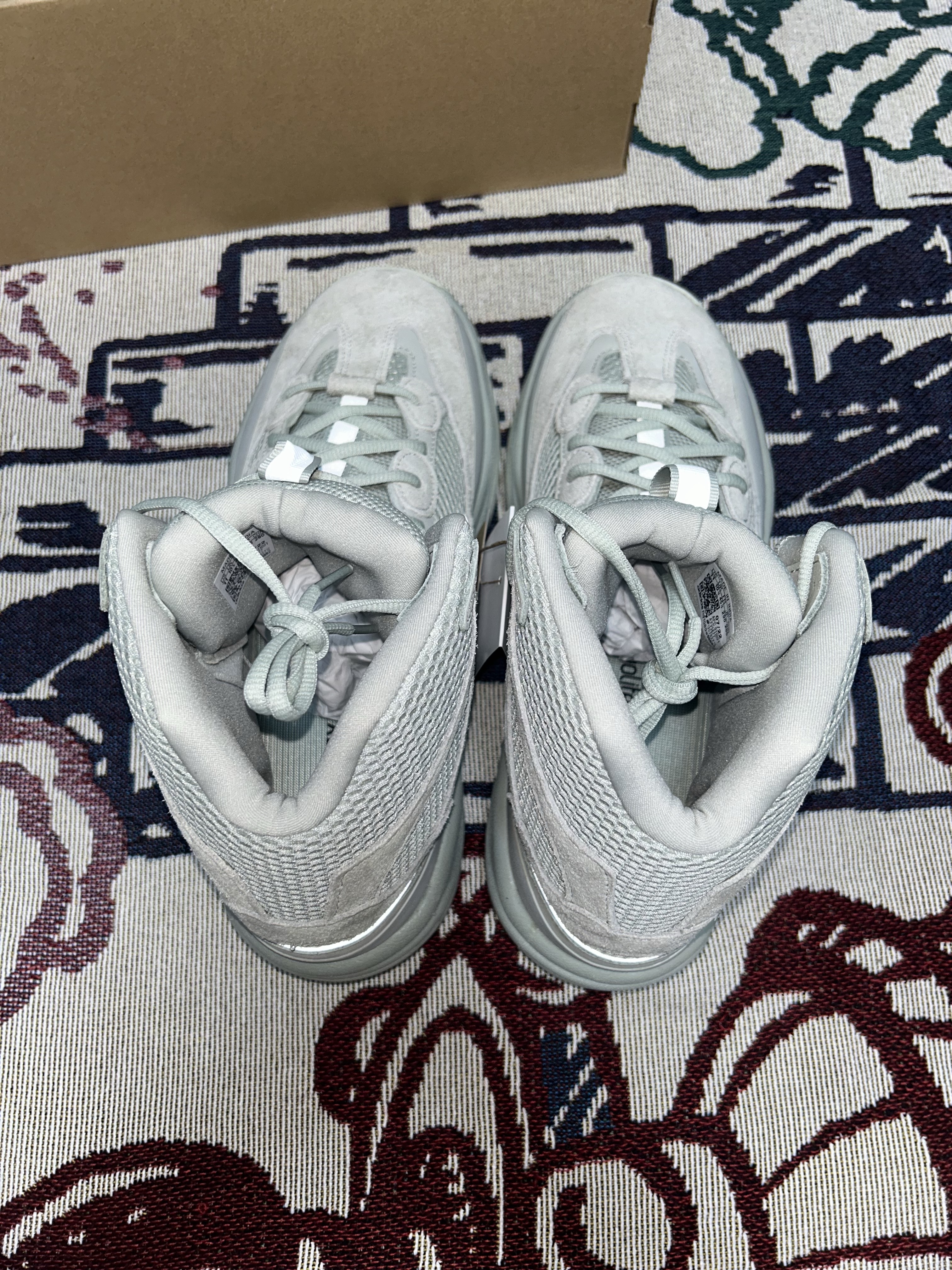 Adidas Yeezy Desert Boot Salt 착용 스타일 - 3