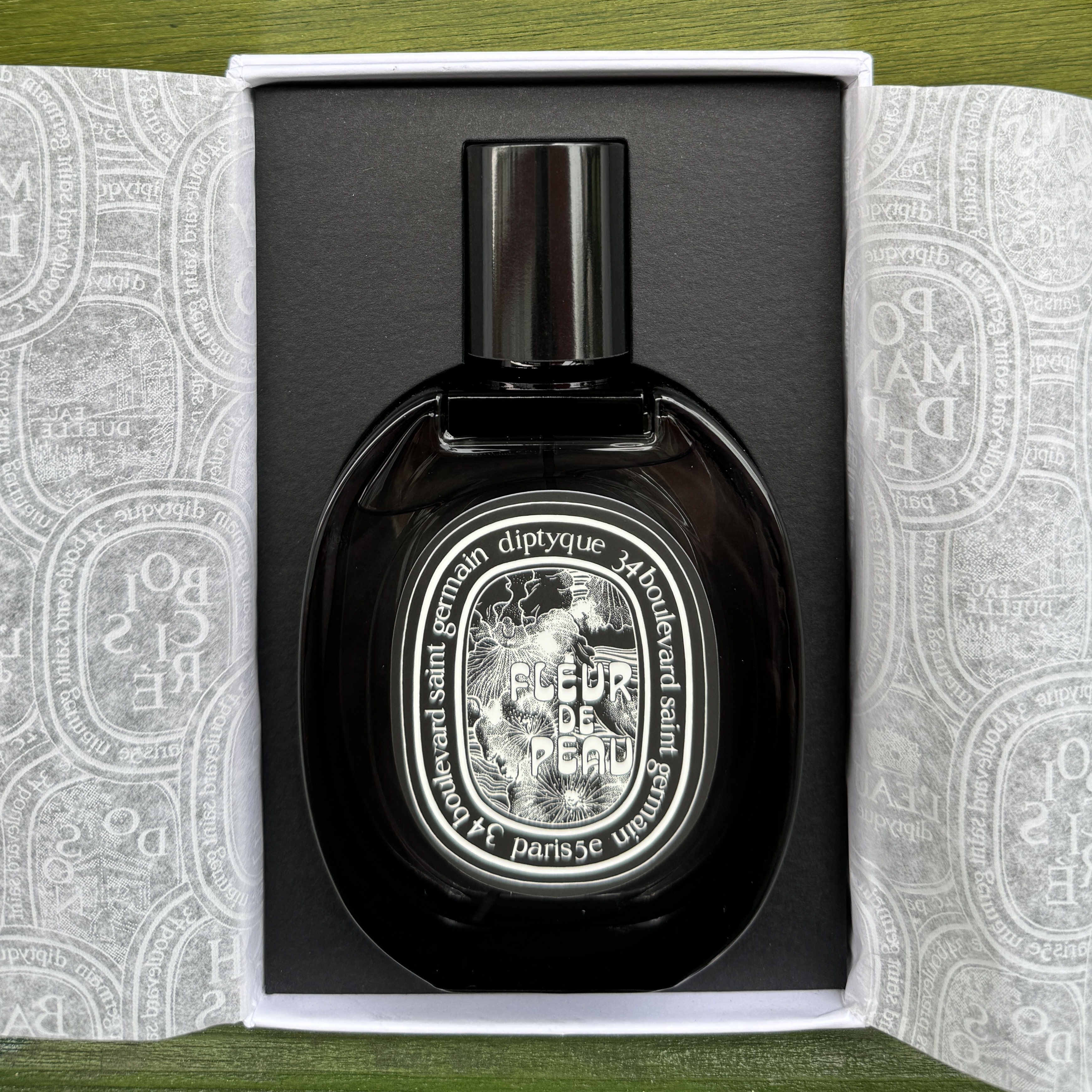Diptyque Fleur De Peau Eau De Parfum 75ml 착용 스타일