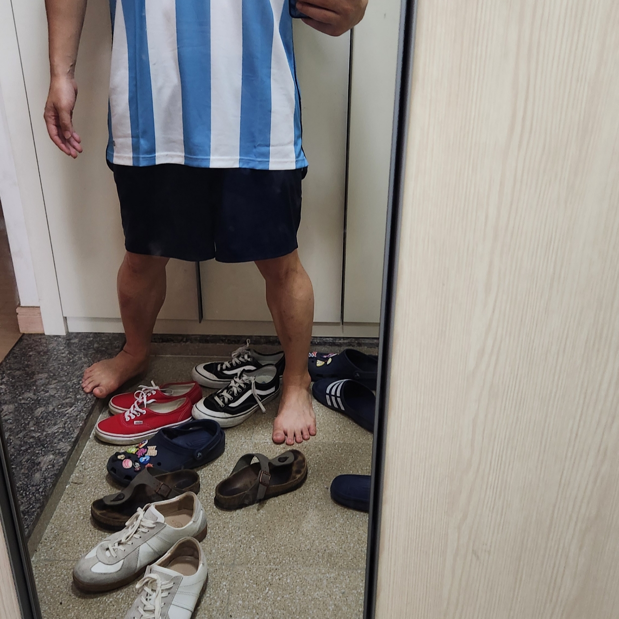 Adidas Argentina Home Jersey 2022 Winners 3-Star White Light Blue - US Sizing (Non Marking Ver.) 착용 스타일