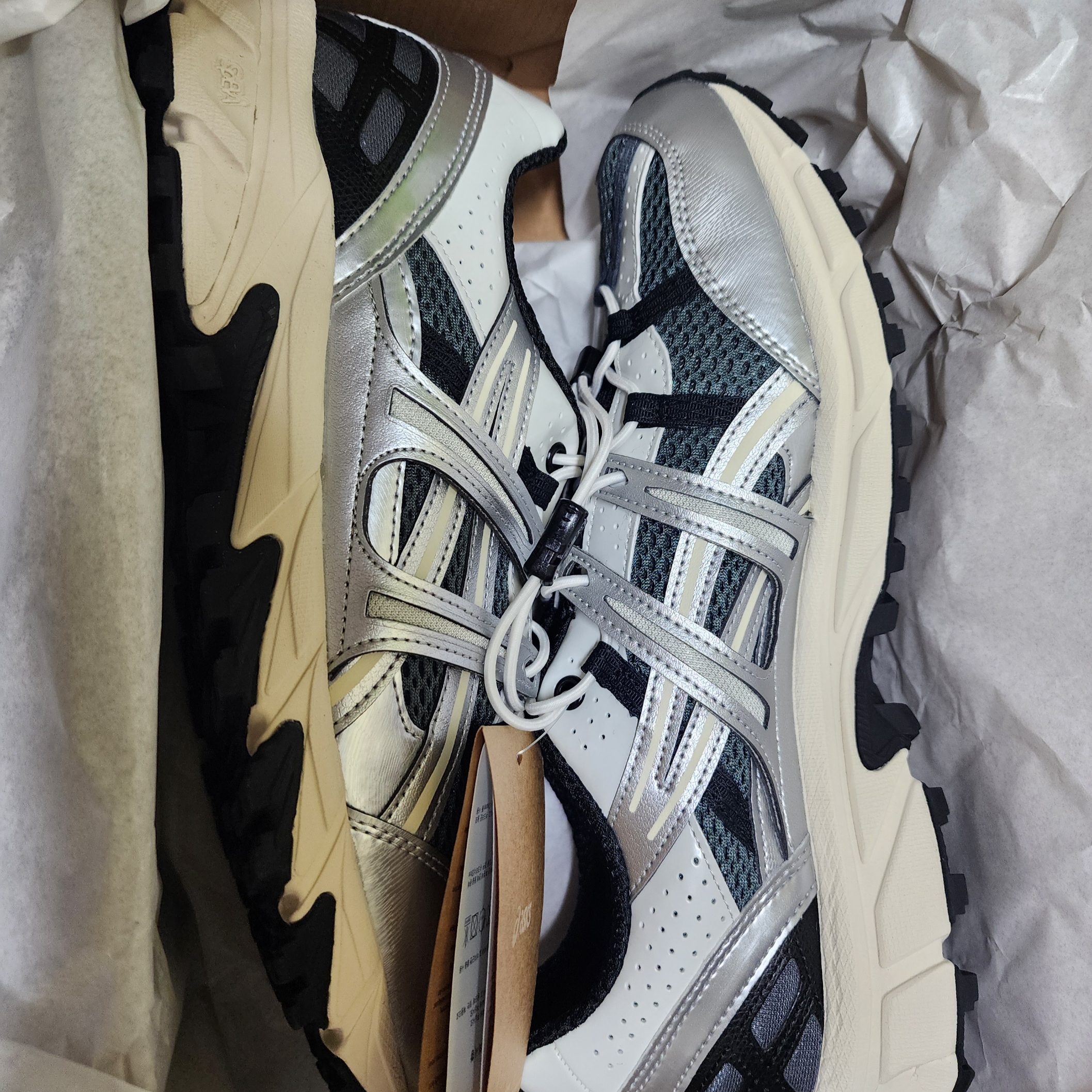 Asics Unlimited Gel-Sonoma 15-50 Steel Grey Pure Silver 착용 스타일