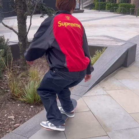 Supreme S Logo Track Jacket Black - 24FW 착용 스타일 - 2