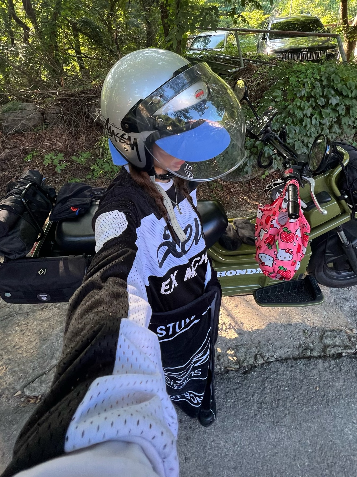 Deus Ex Machina Saber Moto Jersey Black, (W) Crocs Classic Platform Clog Black 착용 스타일