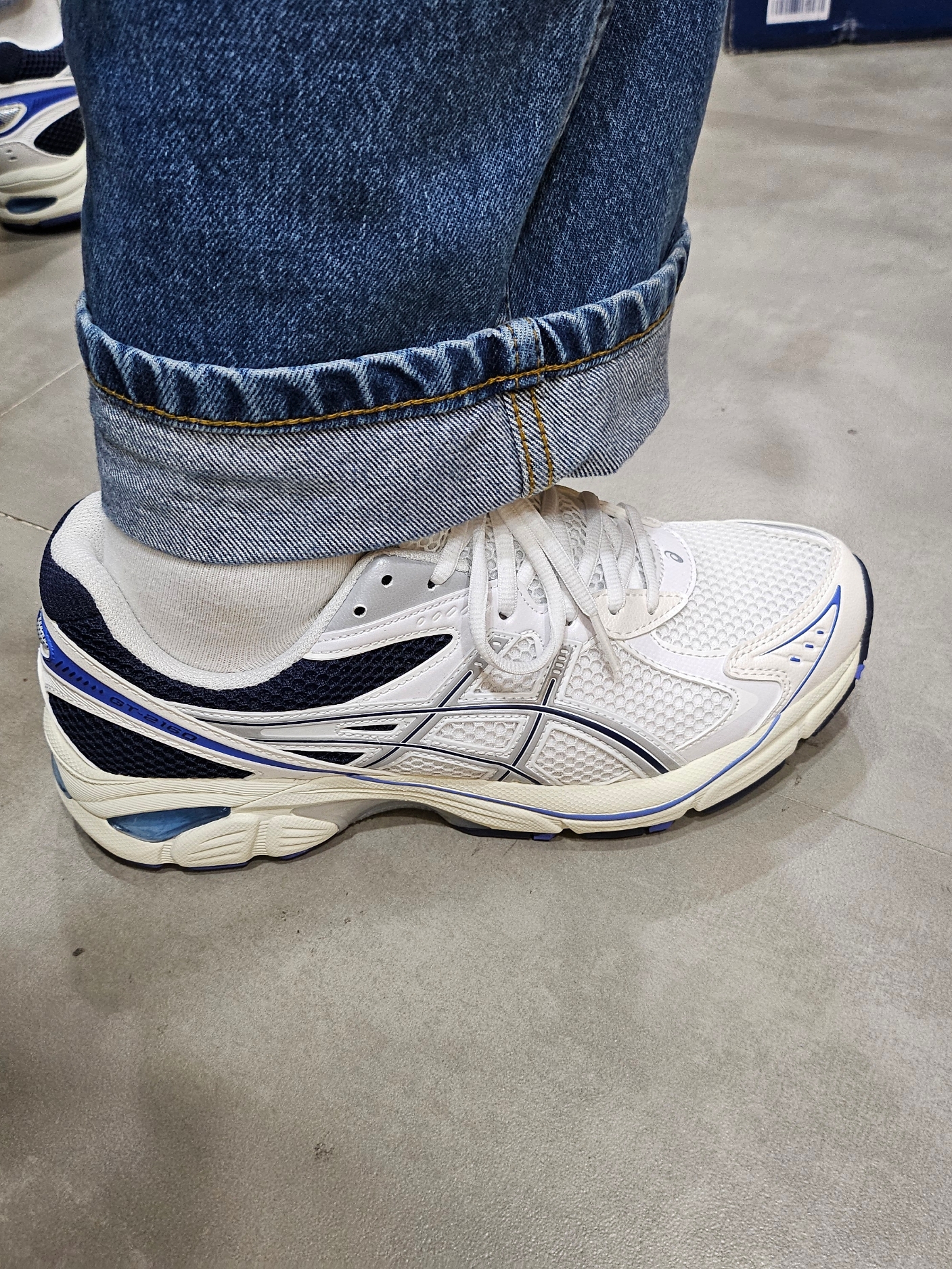 Asics GT-2160 White Piedmont Grey 착용 스타일 - 1
