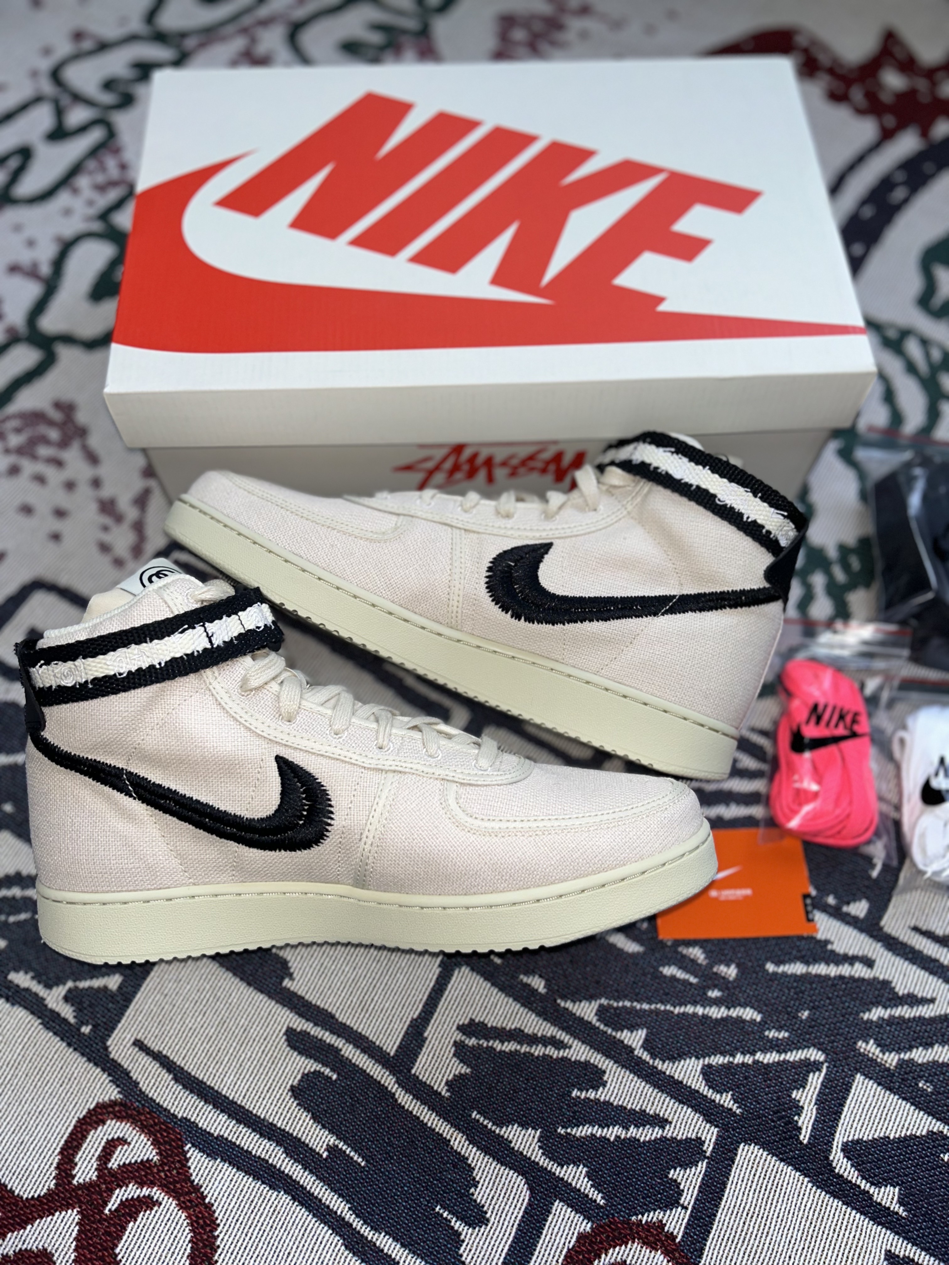 Nike x Stussy Vandal High Fossil 착용 스타일 - 1