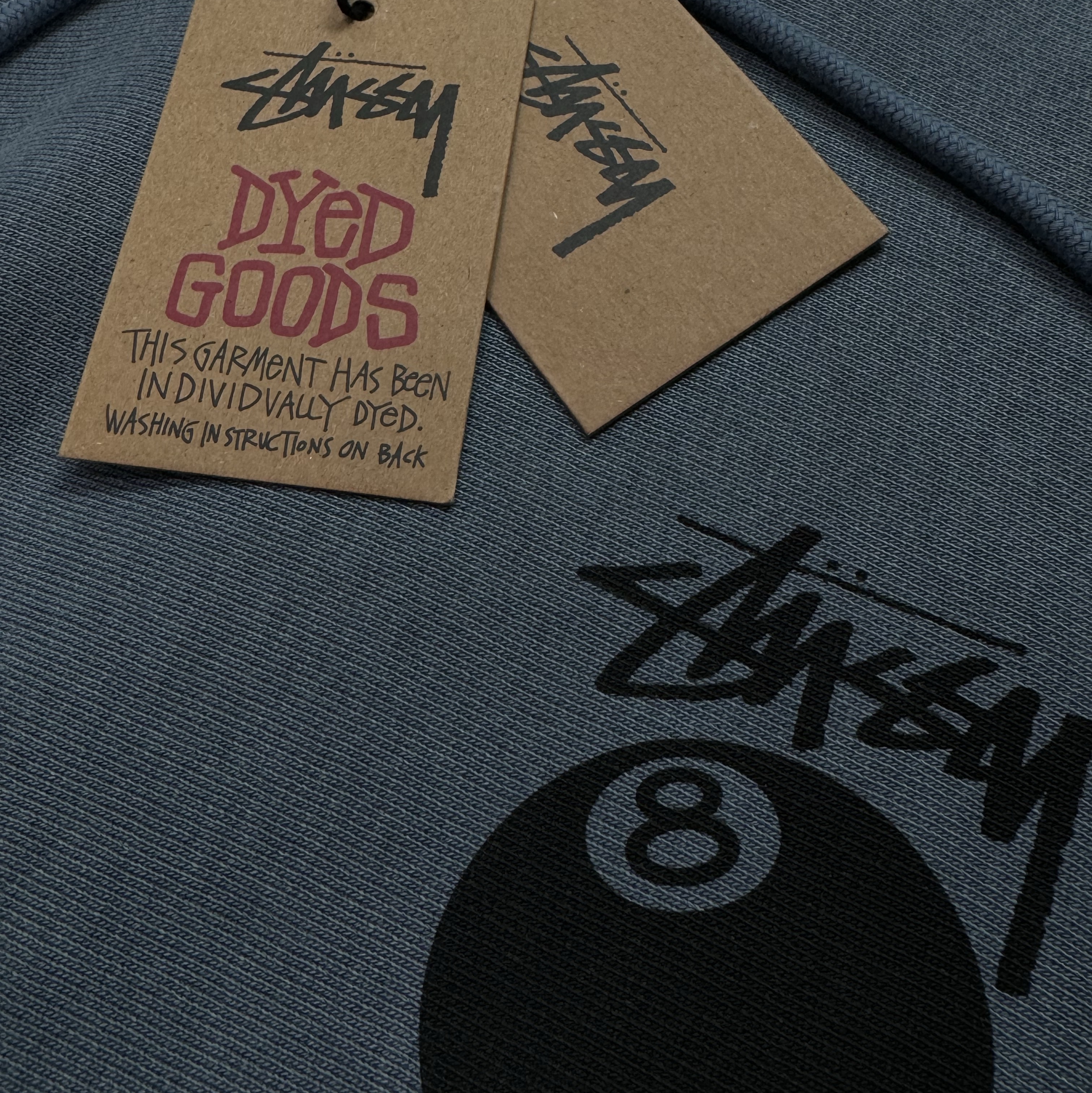 Stussy 8 Ball Hoodie Pigment Dyed Navy 착용 스타일