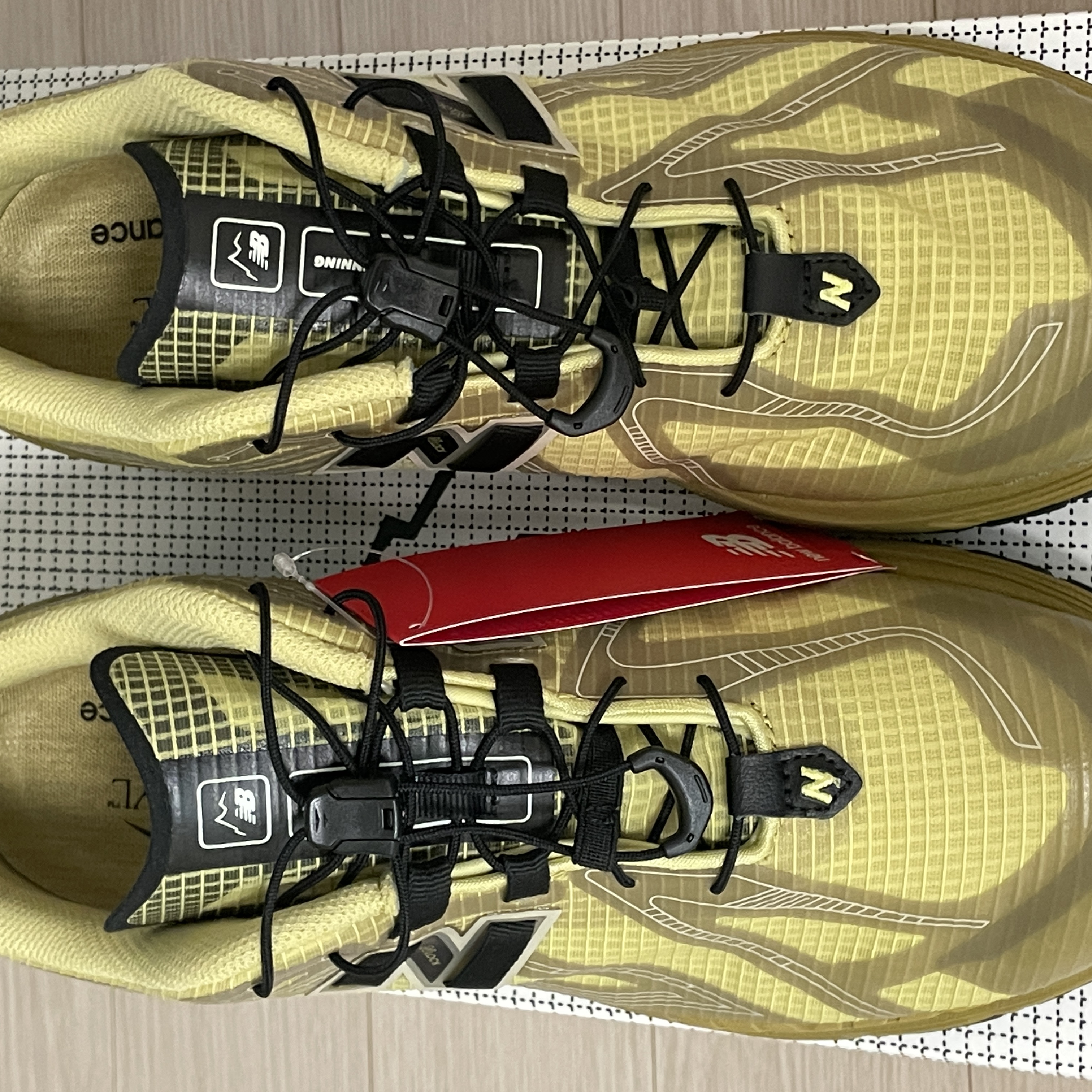 New Balance x Cayl 1906R Yellow 착용 스타일 - 2