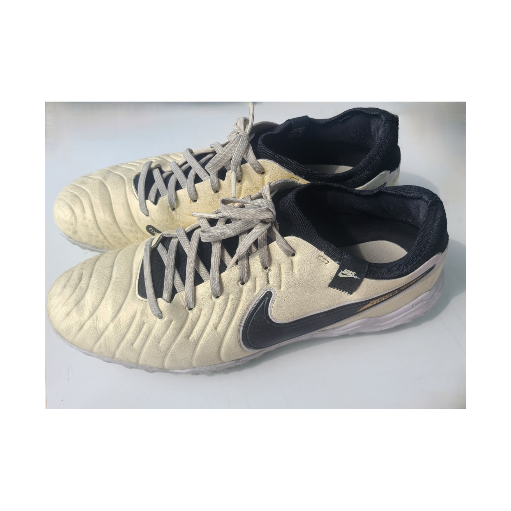 Nike Tiempo Legend 10 Pro TF Lemonade Black 착용 스타일