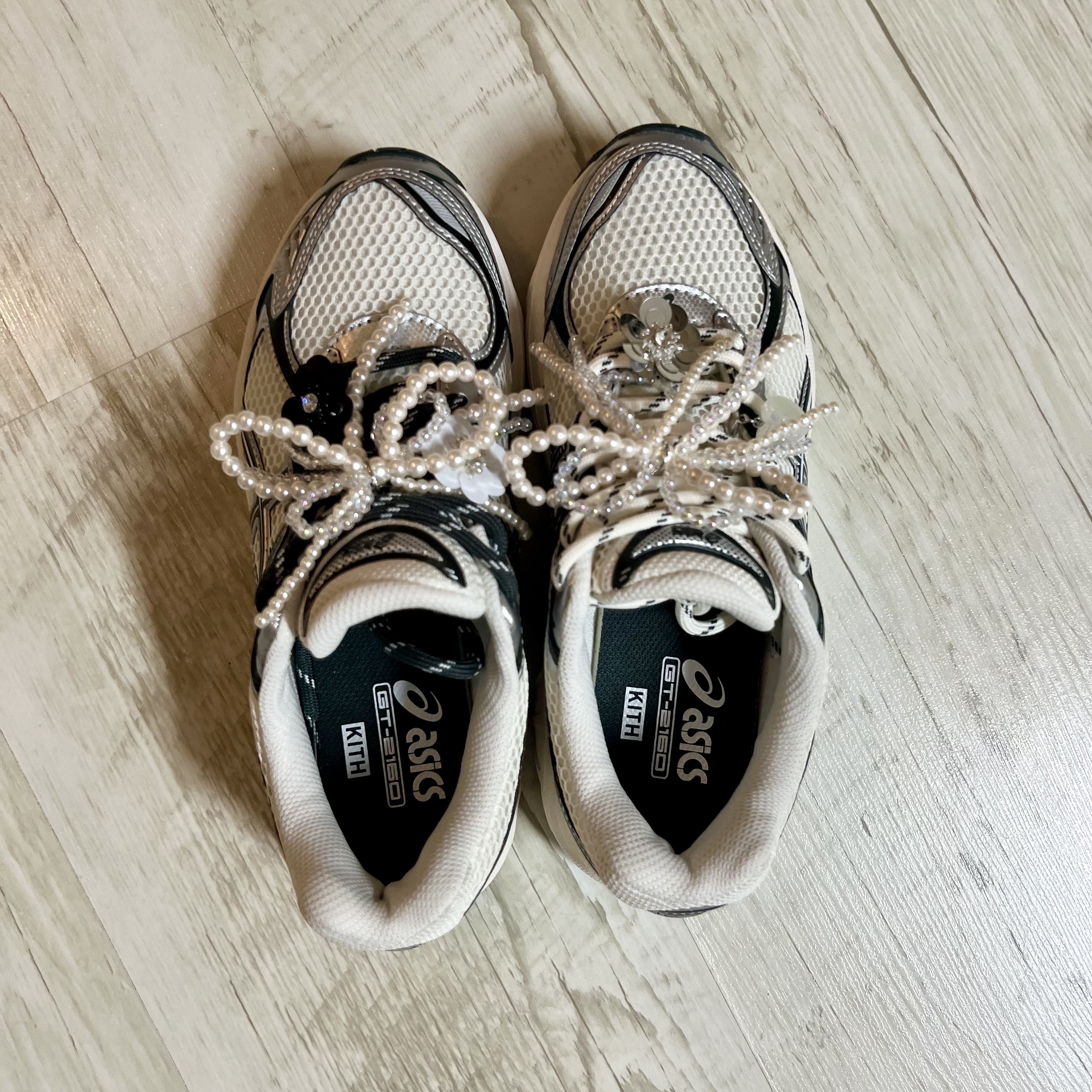 Asics x Kith GT-2160 Cream Scarab 착용 스타일