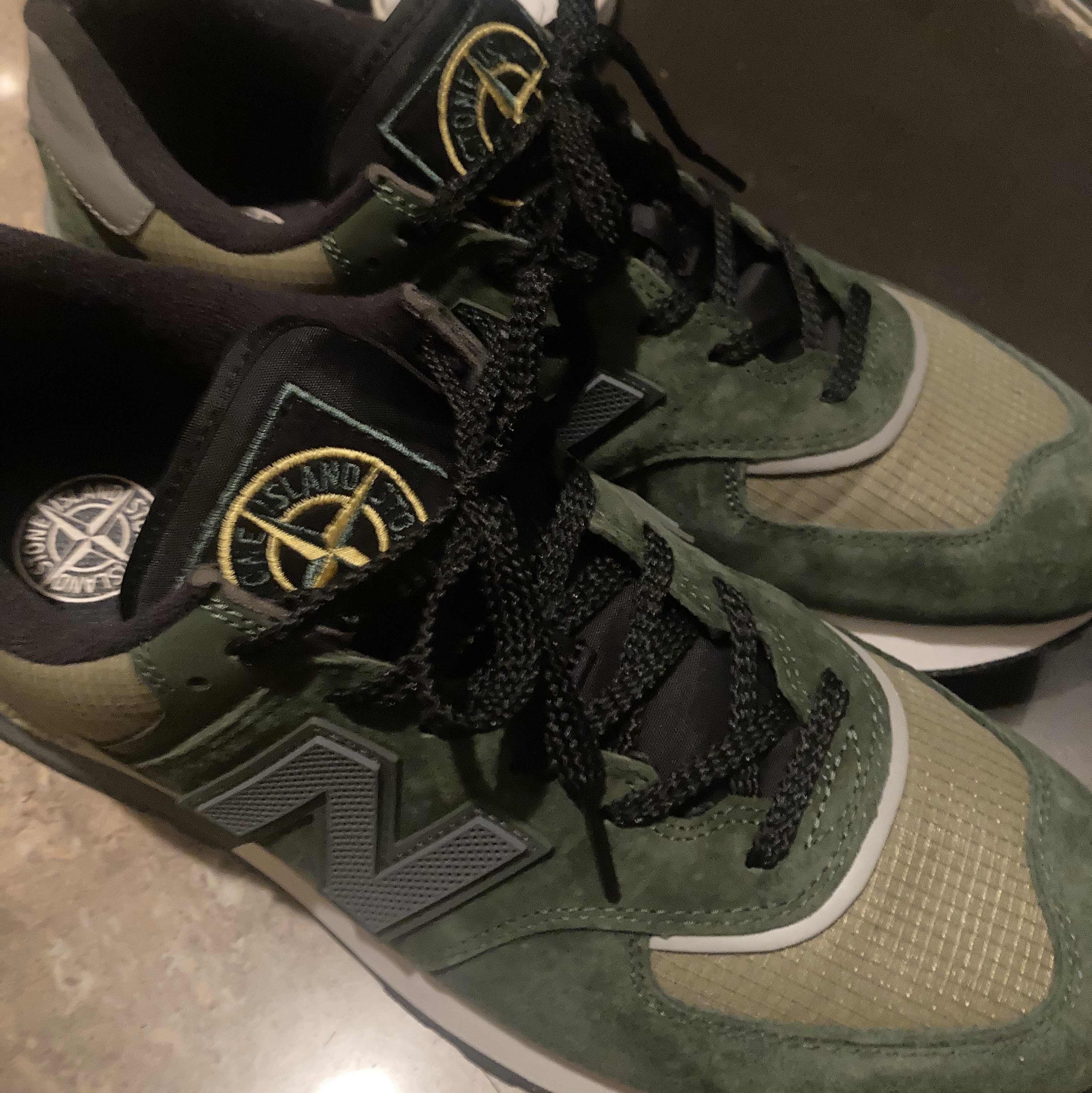 New Balance x Stone Island 574 Legacy Dark Green 착용 스타일