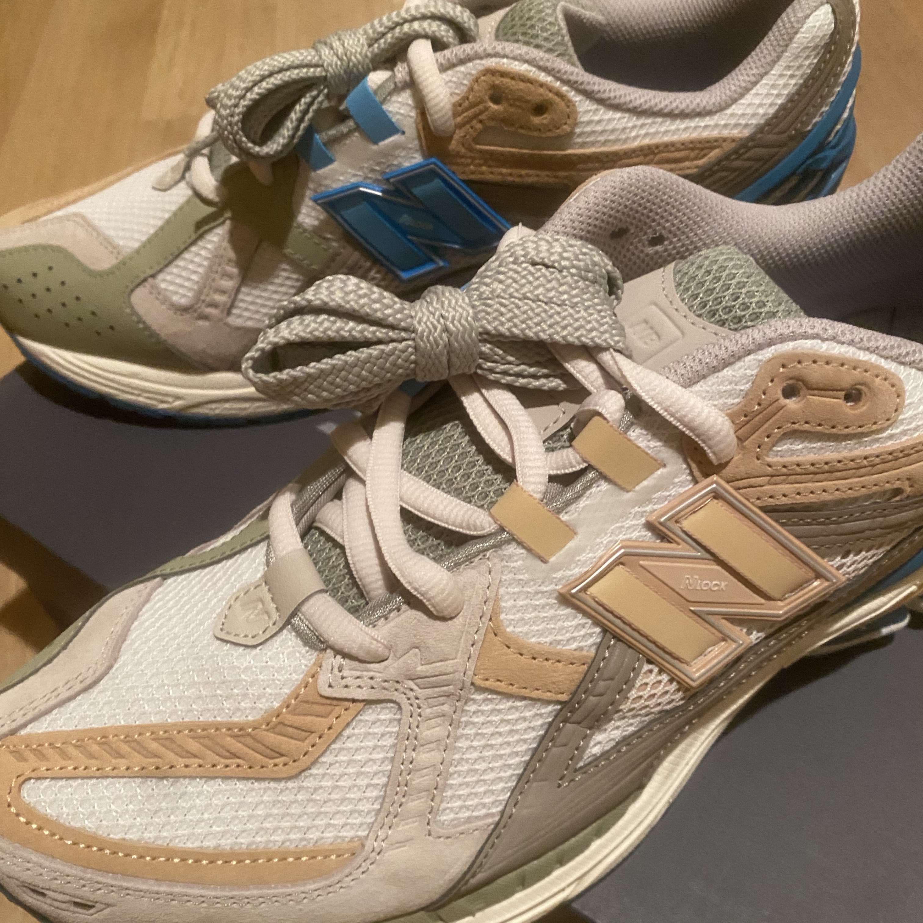 New Balance x Concepts 1906U Barely Blue 착용 스타일 - 4